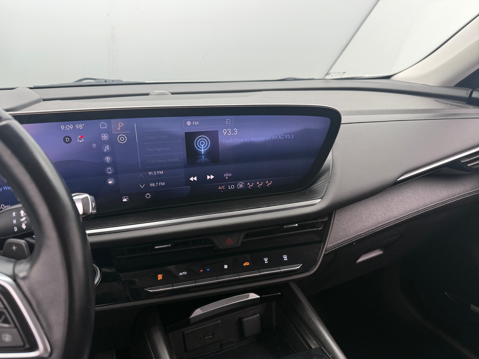 Thumbnail: 2024 Buick Envision - 3