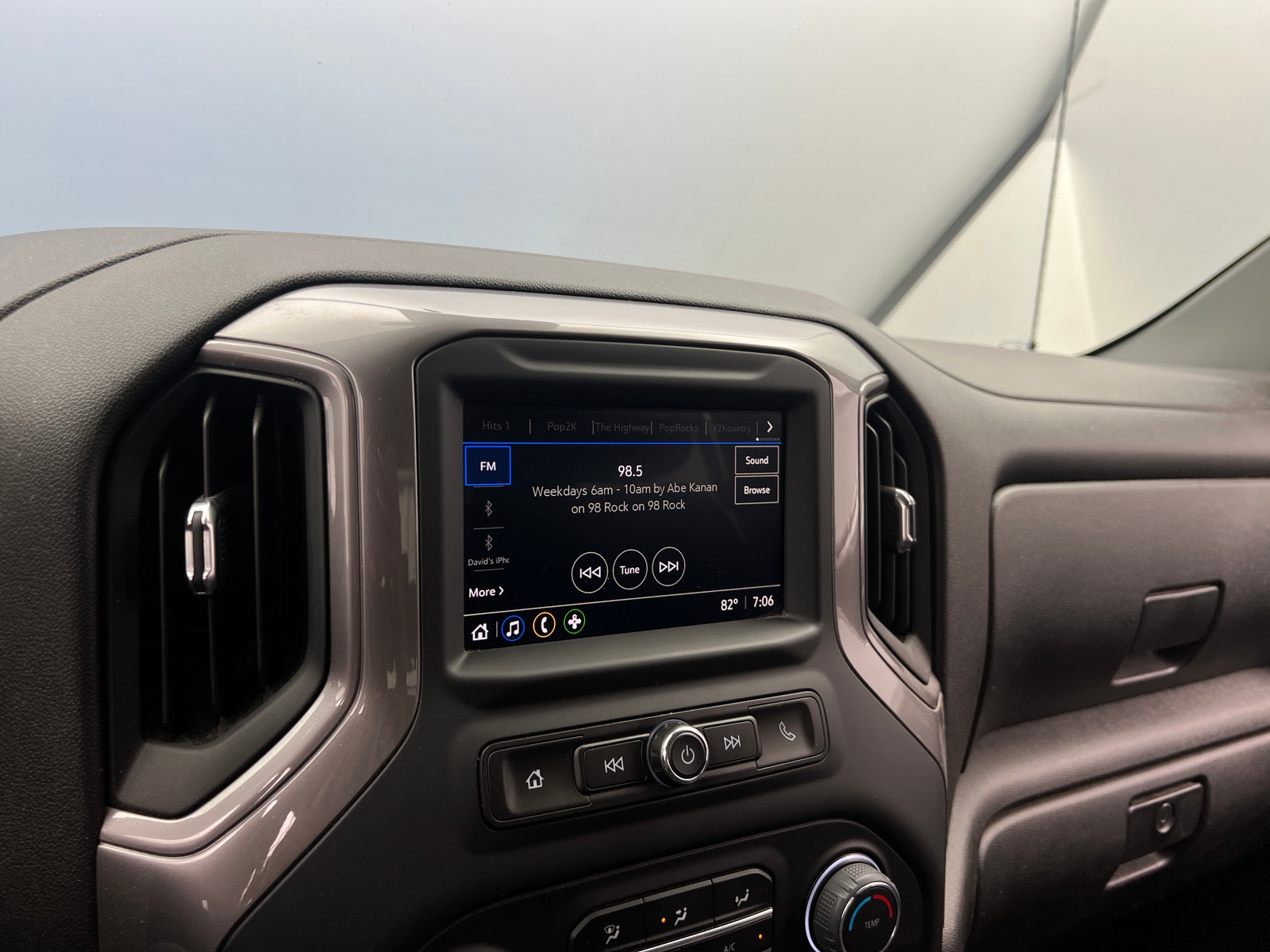 Thumbnail: 2022 Chevrolet Silverado 1500 - 4
