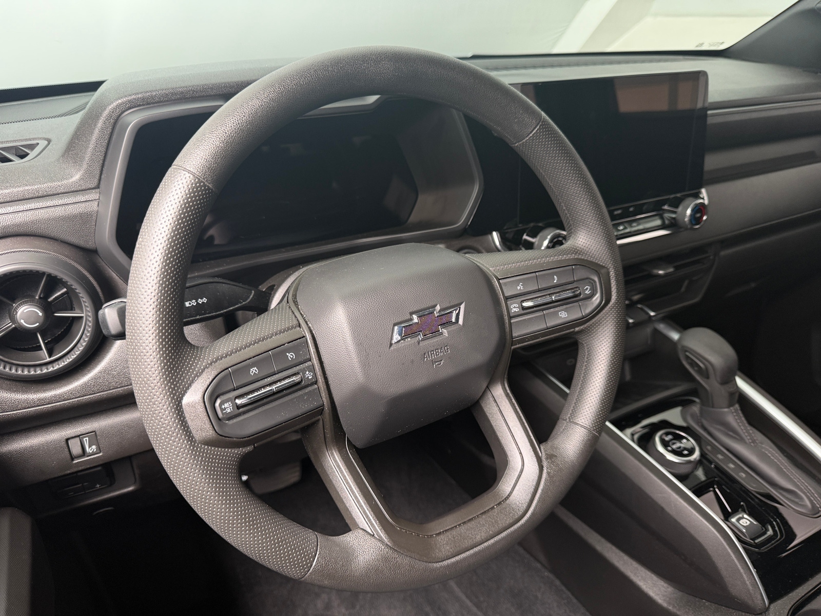 Thumbnail: 2024 Chevrolet Colorado - 5