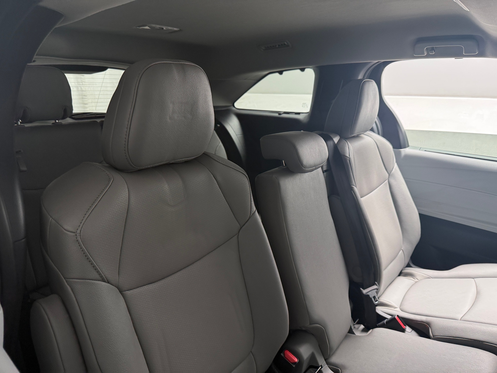 Thumbnail: 2026 Toyota Sienna - 5