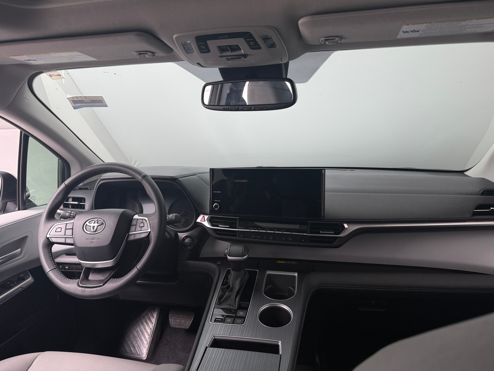 Thumbnail: 2026 Toyota Sienna - 2