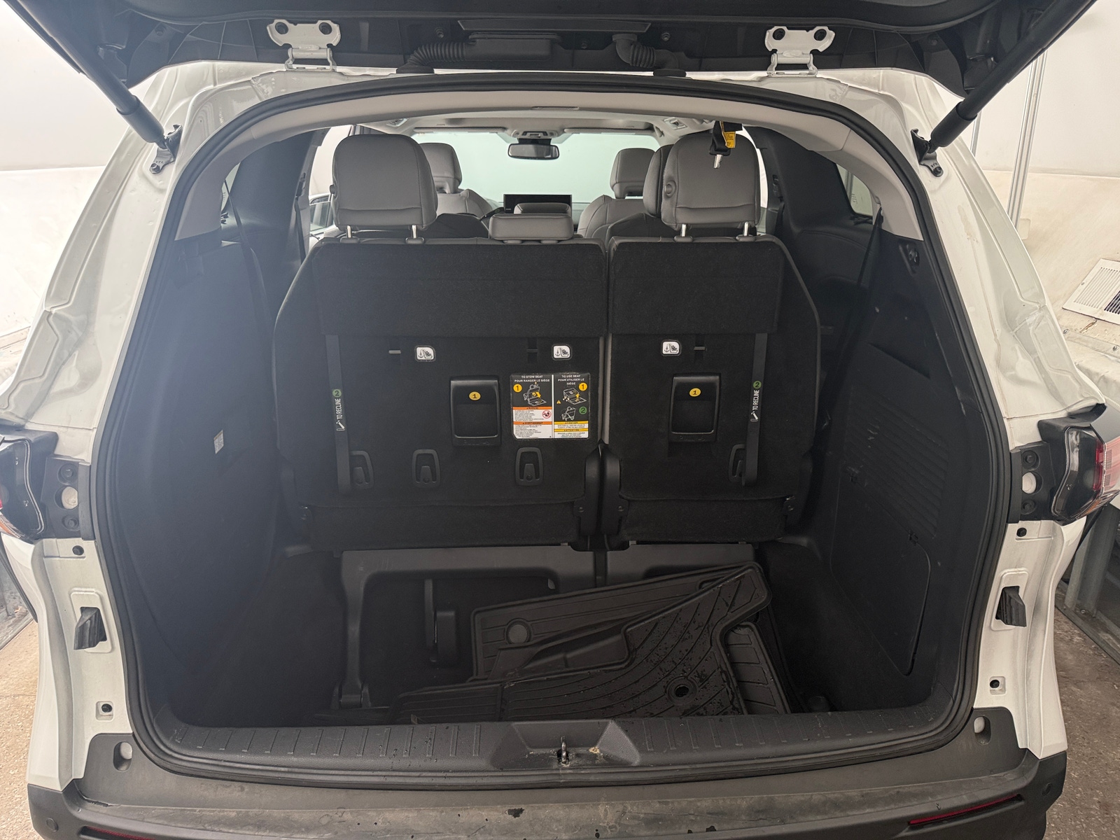 Thumbnail: 2026 Toyota Sienna - 6