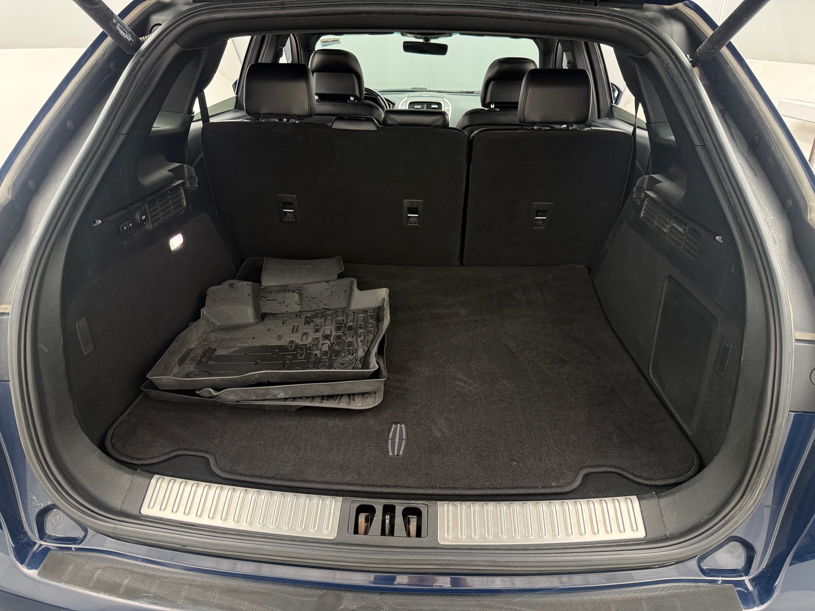 Thumbnail: 2019 Lincoln Nautilus - 6