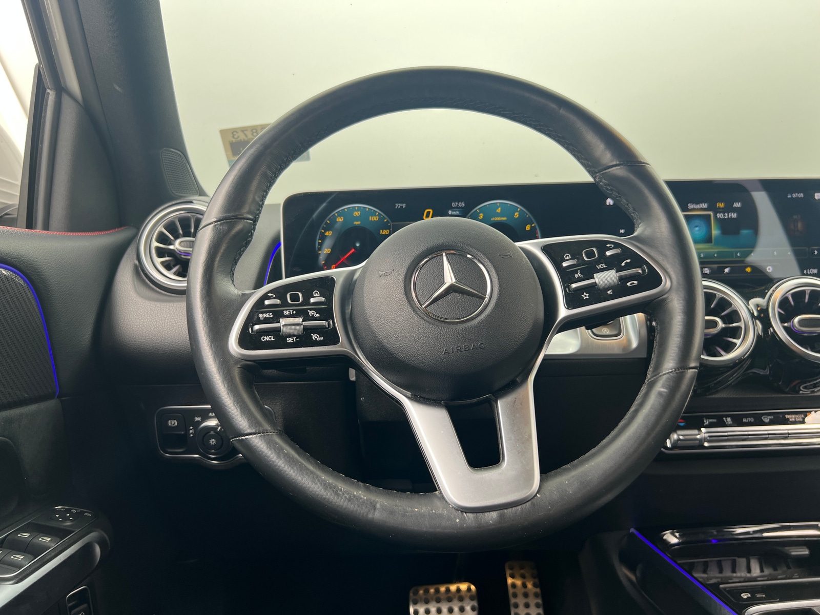 Thumbnail: 2021 Mercedes-Benz GLB - 4