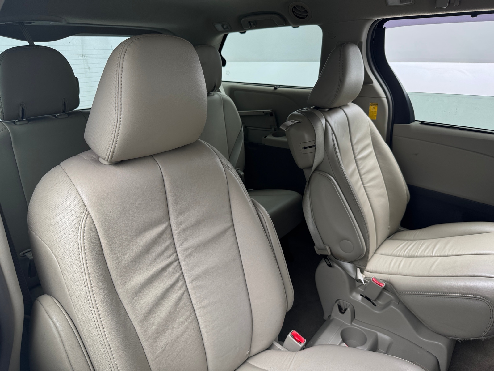 Thumbnail: 2014 Toyota Sienna - 5