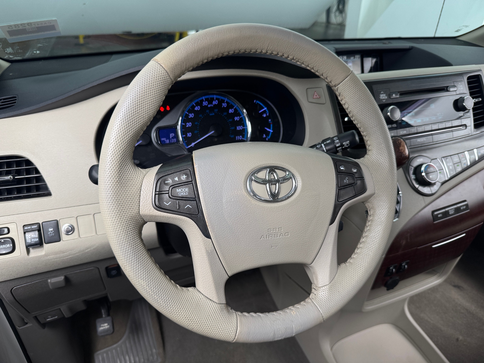 Thumbnail: 2014 Toyota Sienna - 4