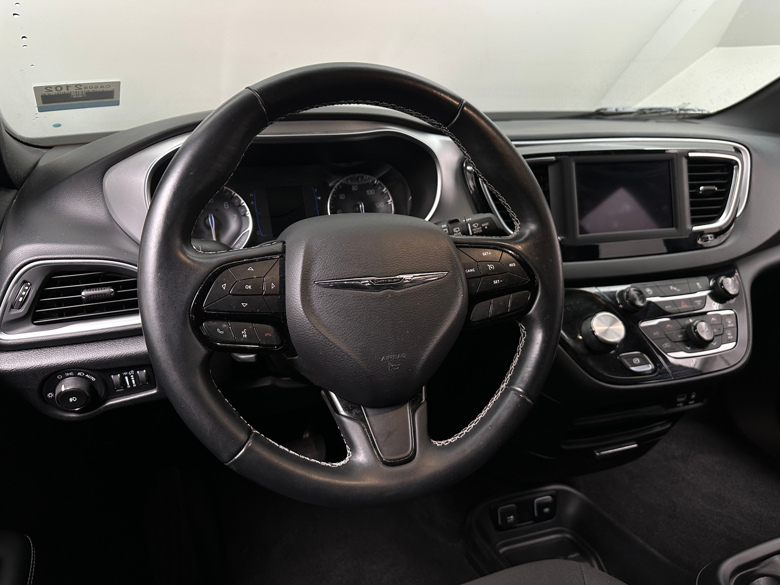 Thumbnail: 2018 Chrysler Pacifica - 5