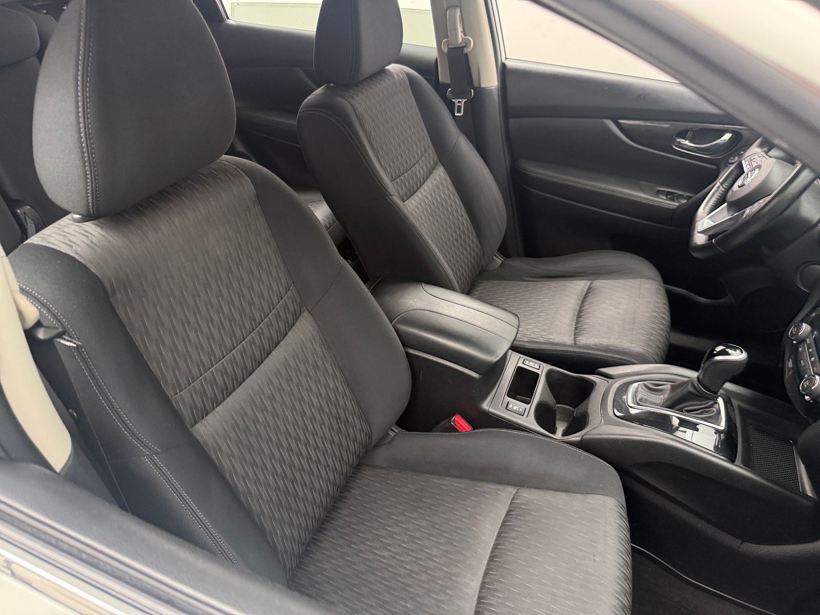 Thumbnail: 2017 Nissan Rogue - 2
