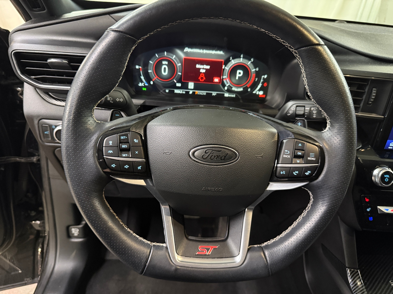 Thumbnail: 2022 Ford Explorer - 4