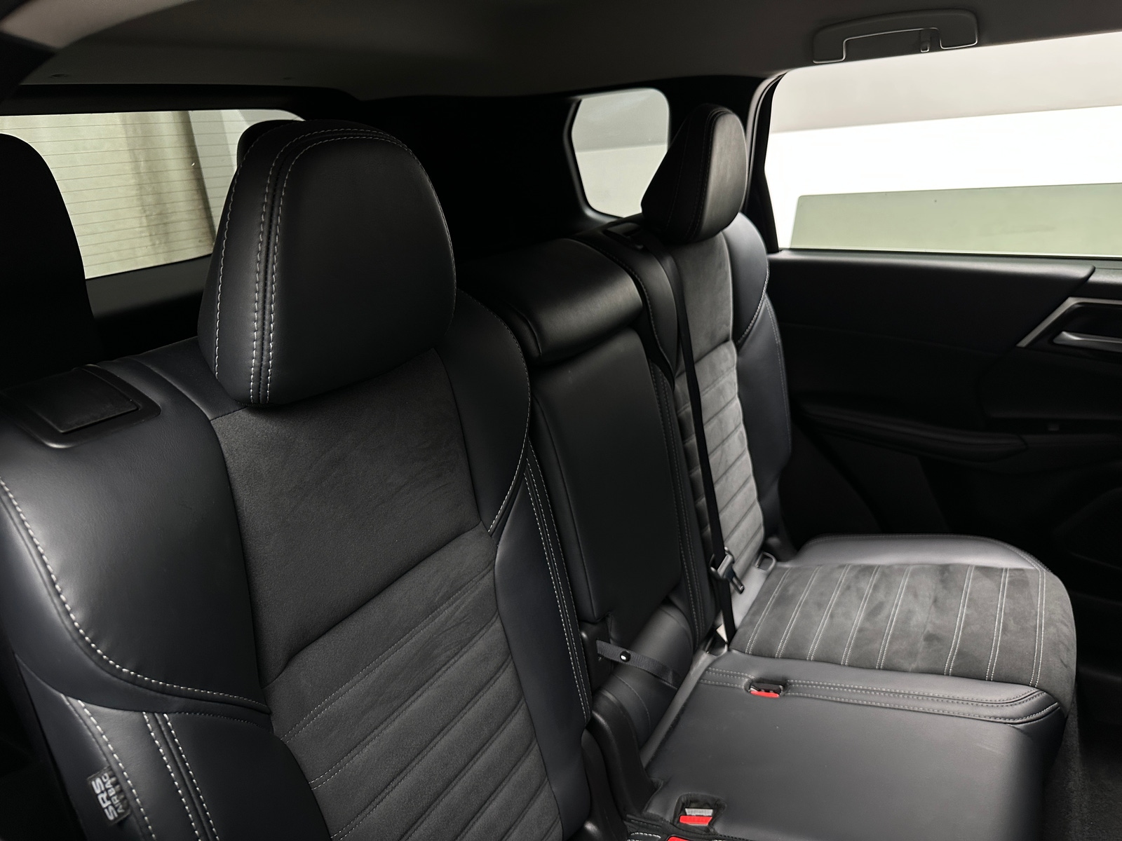 Thumbnail: 2024 Mitsubishi Outlander - 5