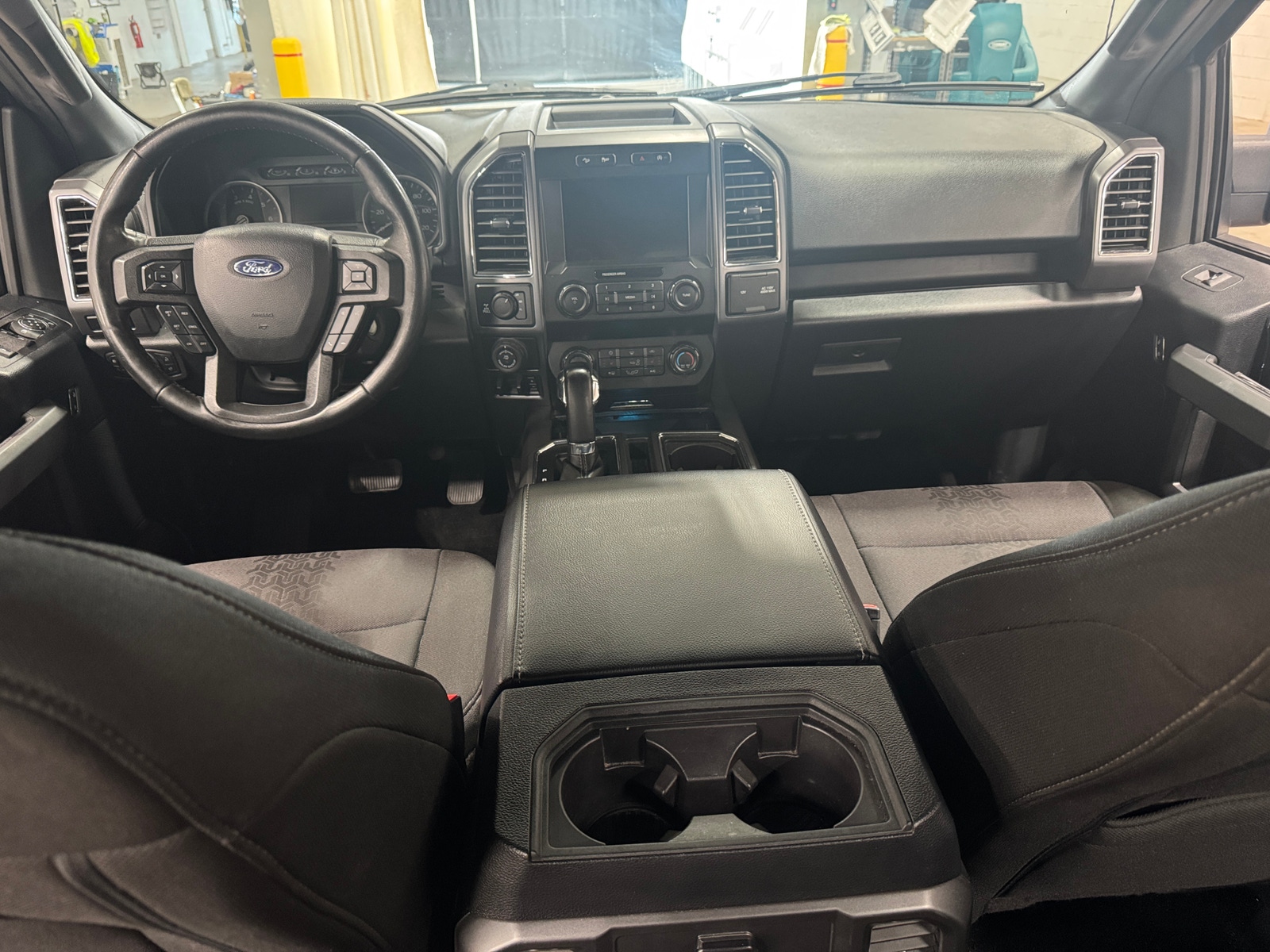 Thumbnail: 2019 Ford Econoline - 3
