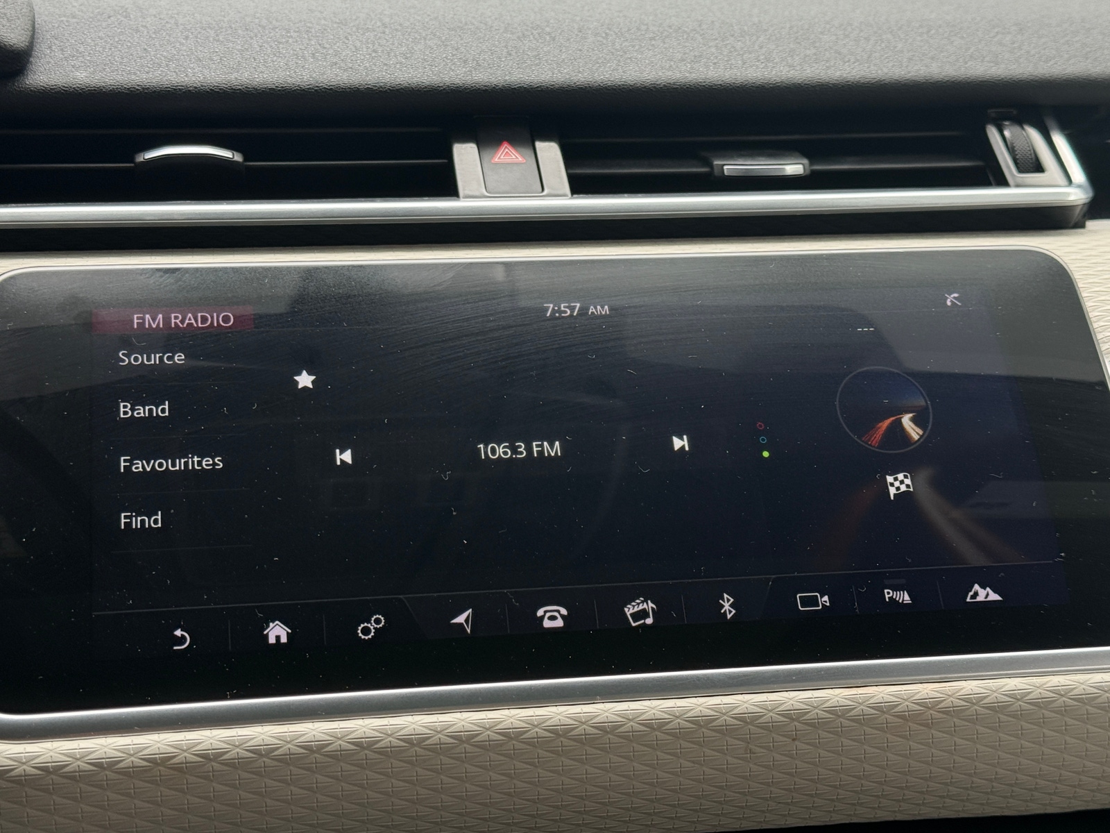 Thumbnail: 2020 Land Rover Range Rover Velar - 3