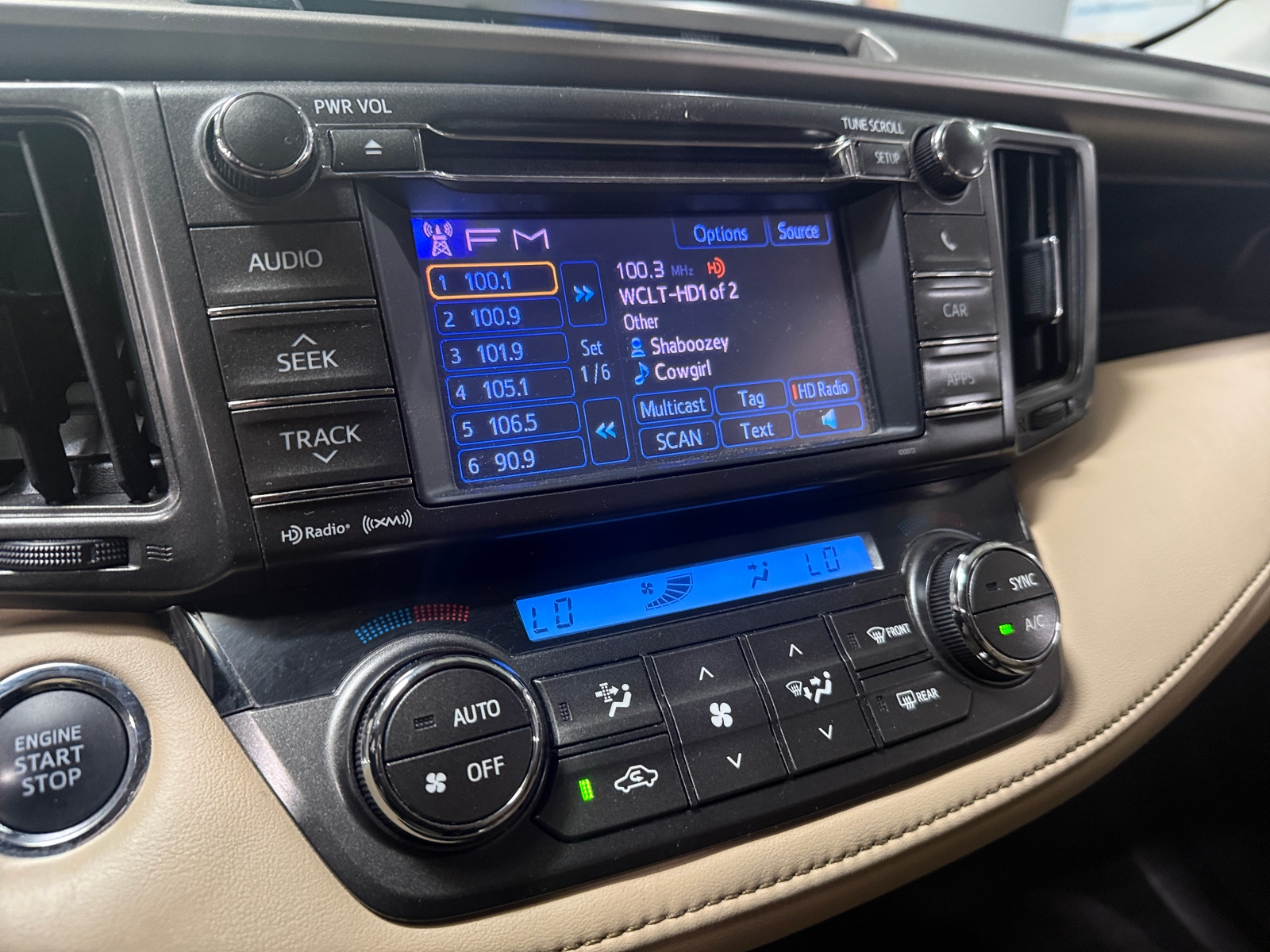Thumbnail: 2013 Toyota RAV4 - 4