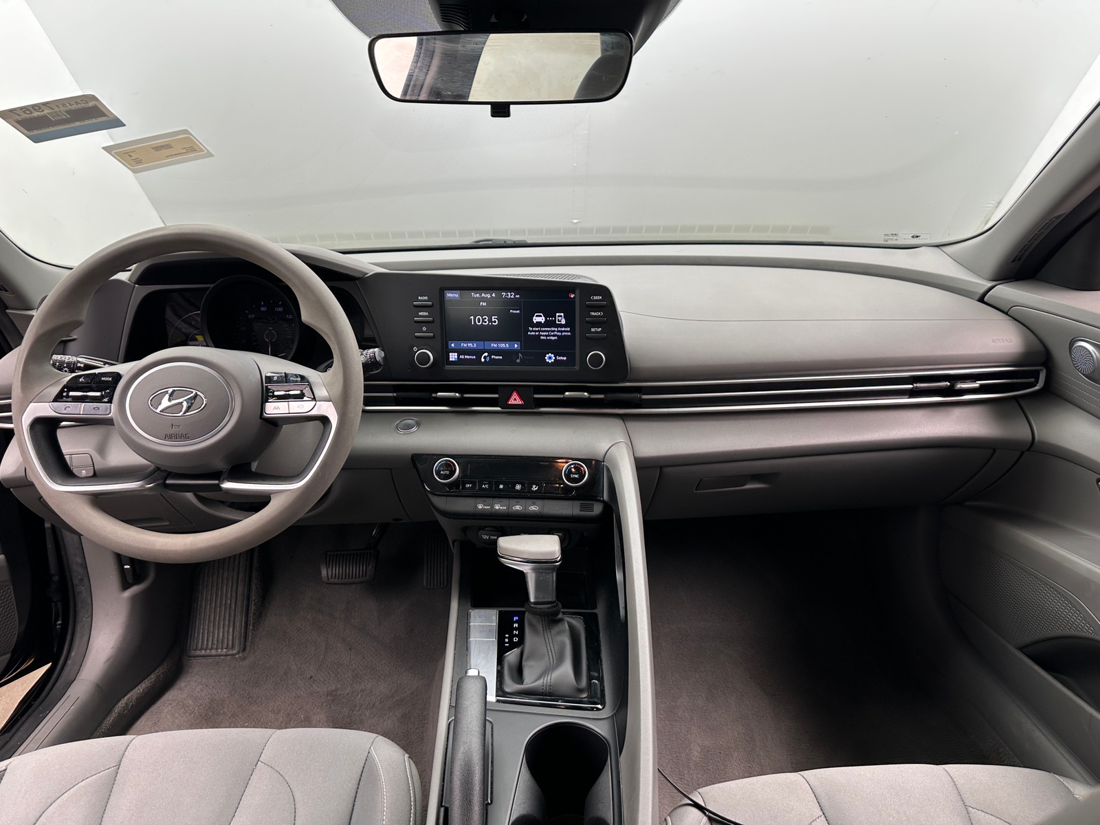 Thumbnail: 2022 Hyundai Elantra - 3