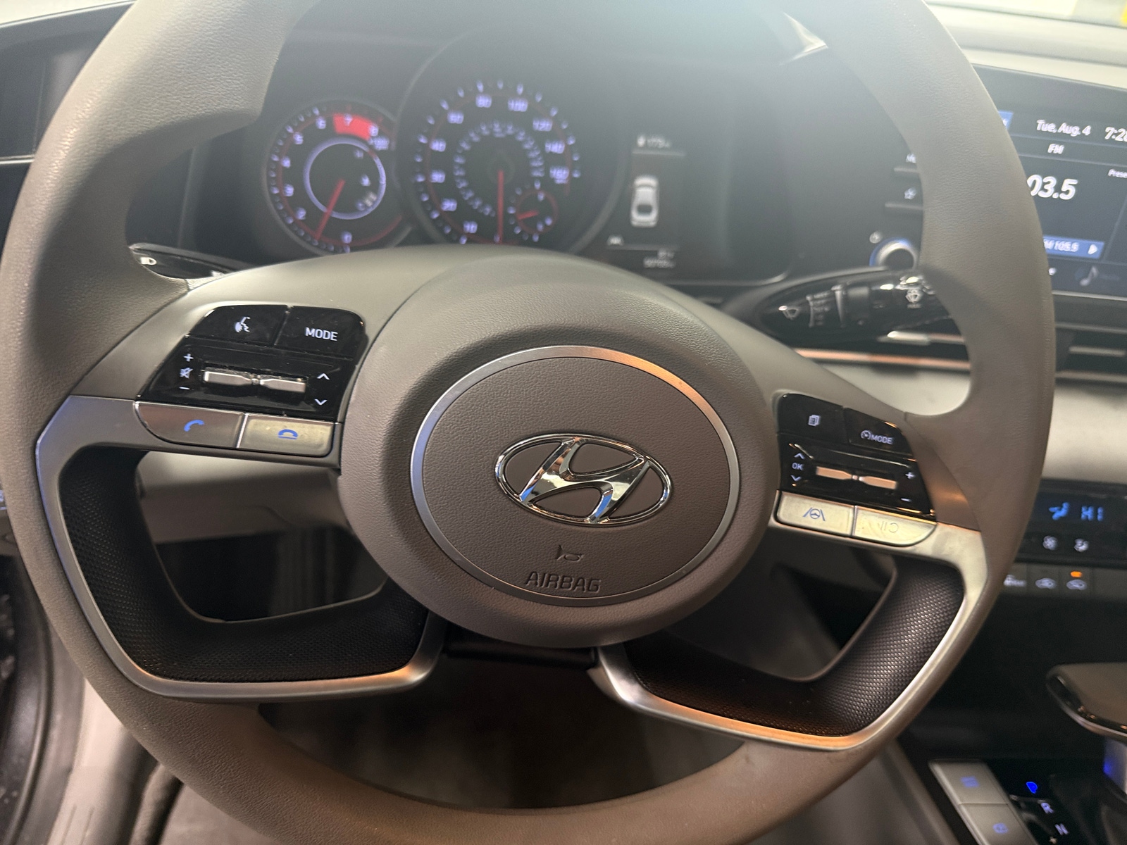 Thumbnail: 2022 Hyundai Elantra - 5