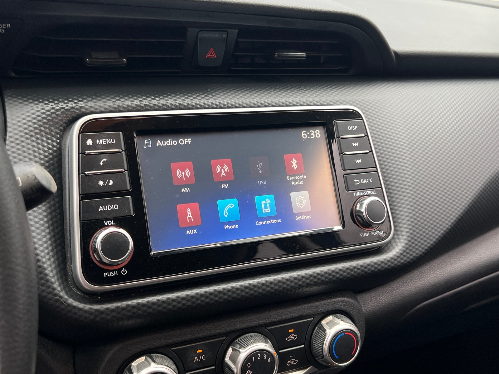 Thumbnail: 2021 Nissan Kicks - 4