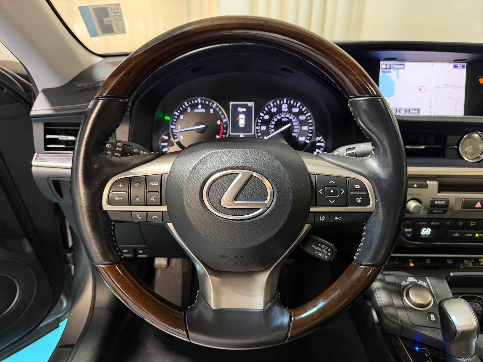 Thumbnail: 2016 Lexus ES - 4