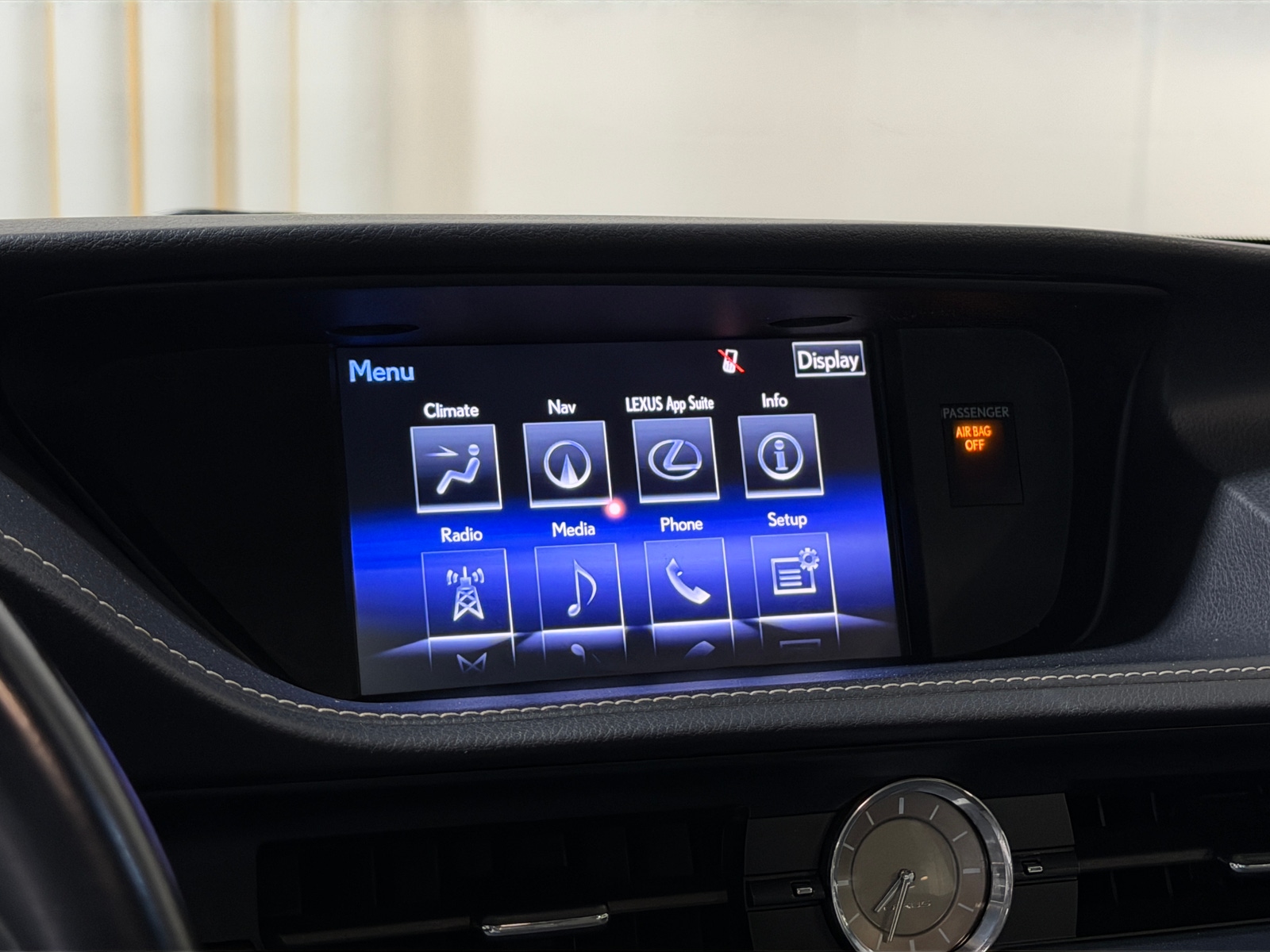 Thumbnail: 2016 Lexus ES - 3