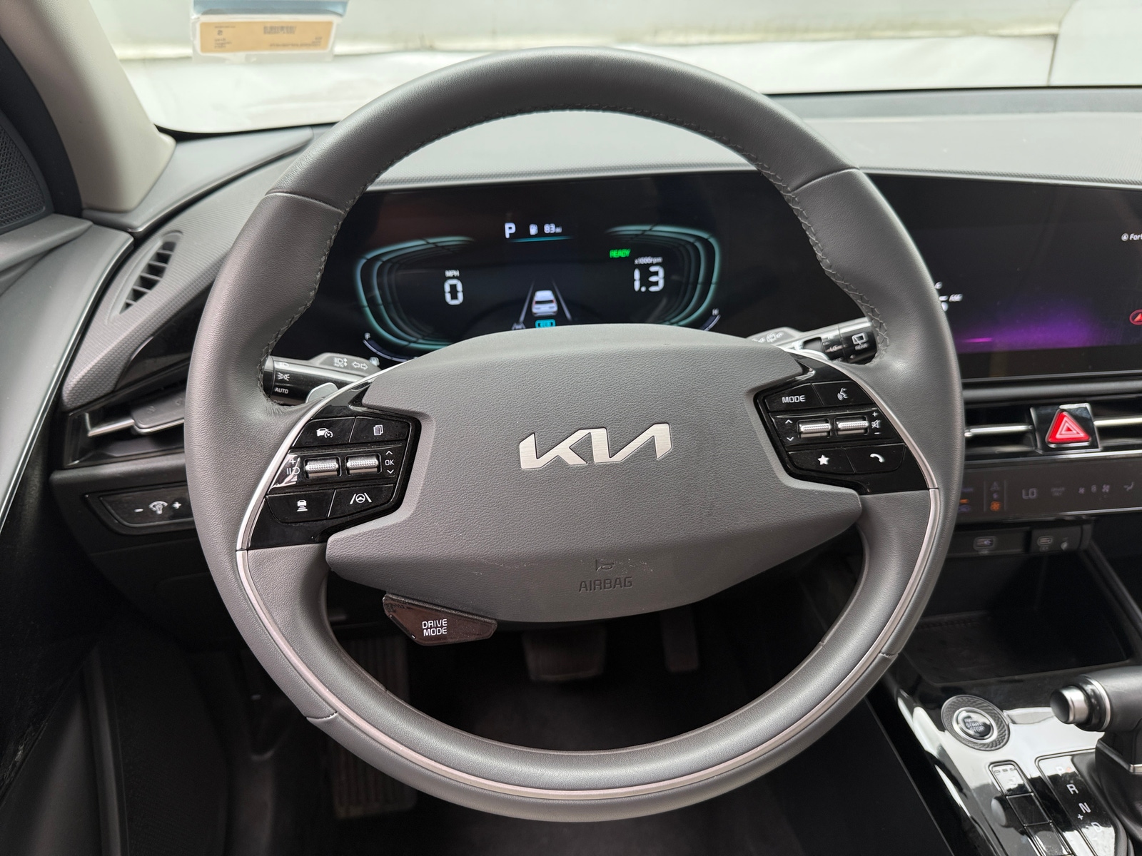 Thumbnail: 2023 Kia Niro - 4