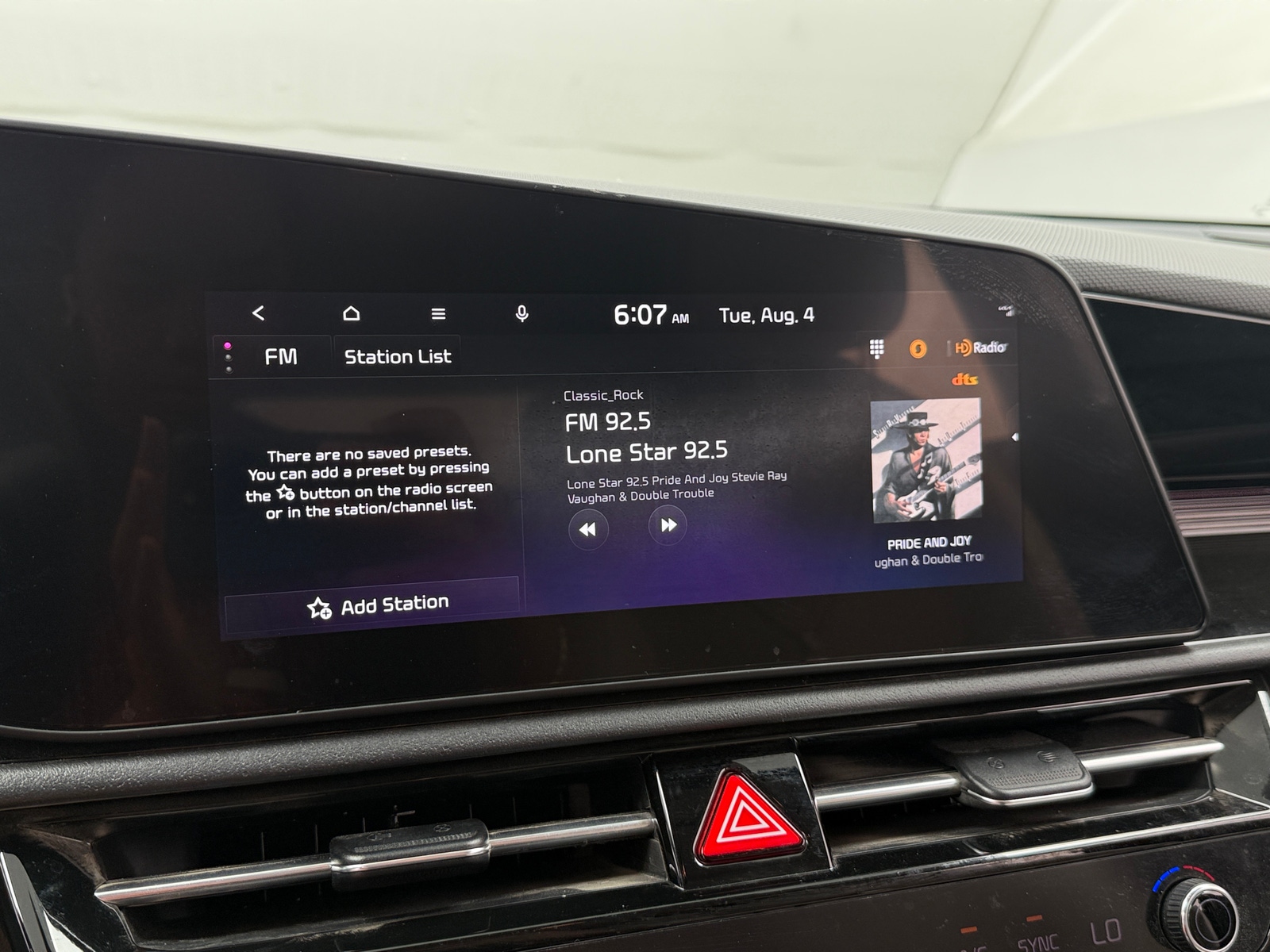Thumbnail: 2023 Kia Niro - 3