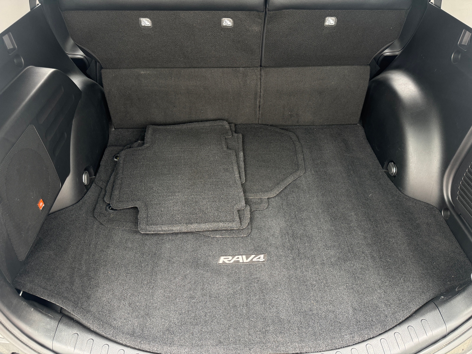 Thumbnail: 2015 Toyota RAV4 - 6