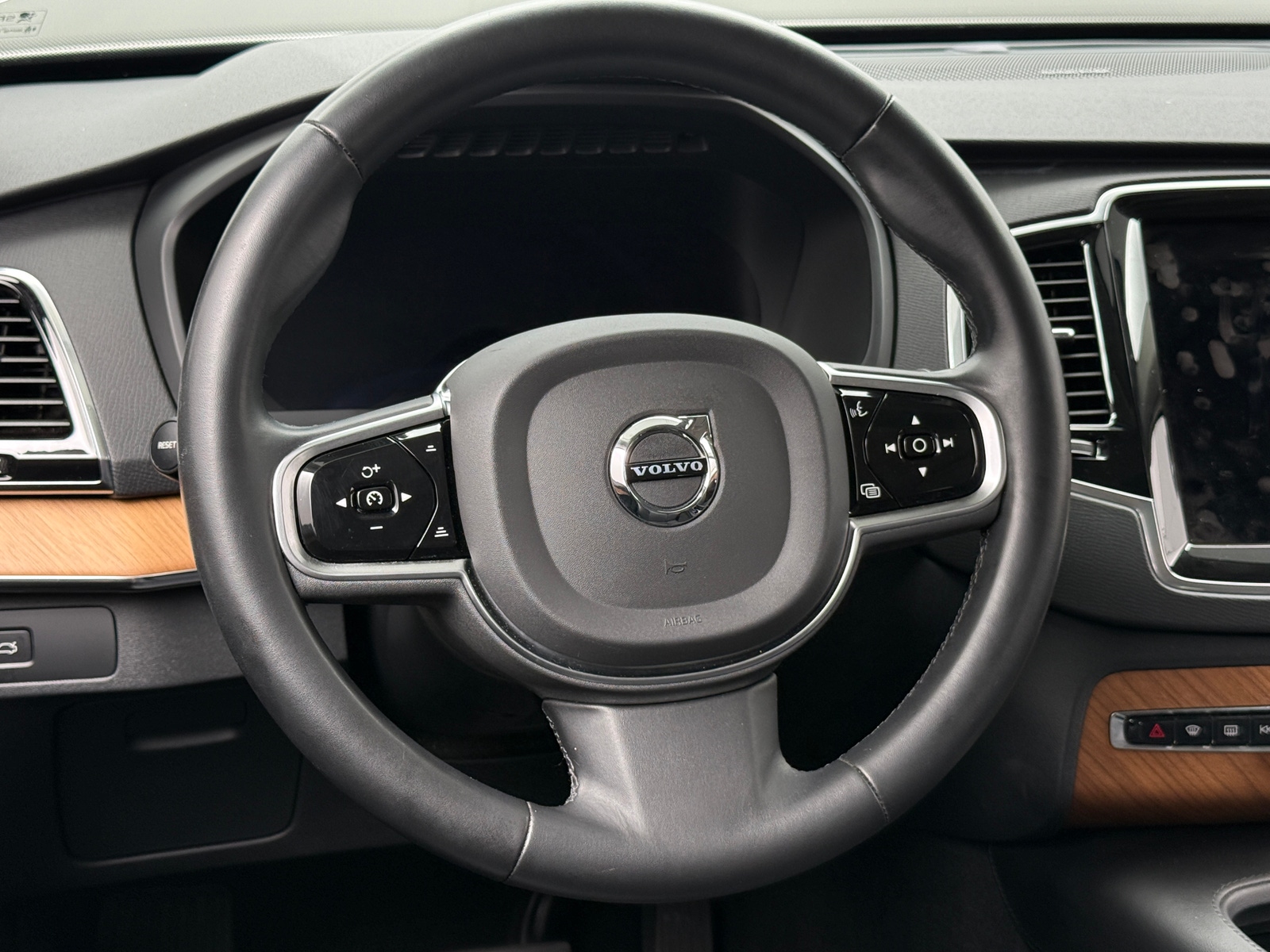 Thumbnail: 2023 Volvo XC90 - 4