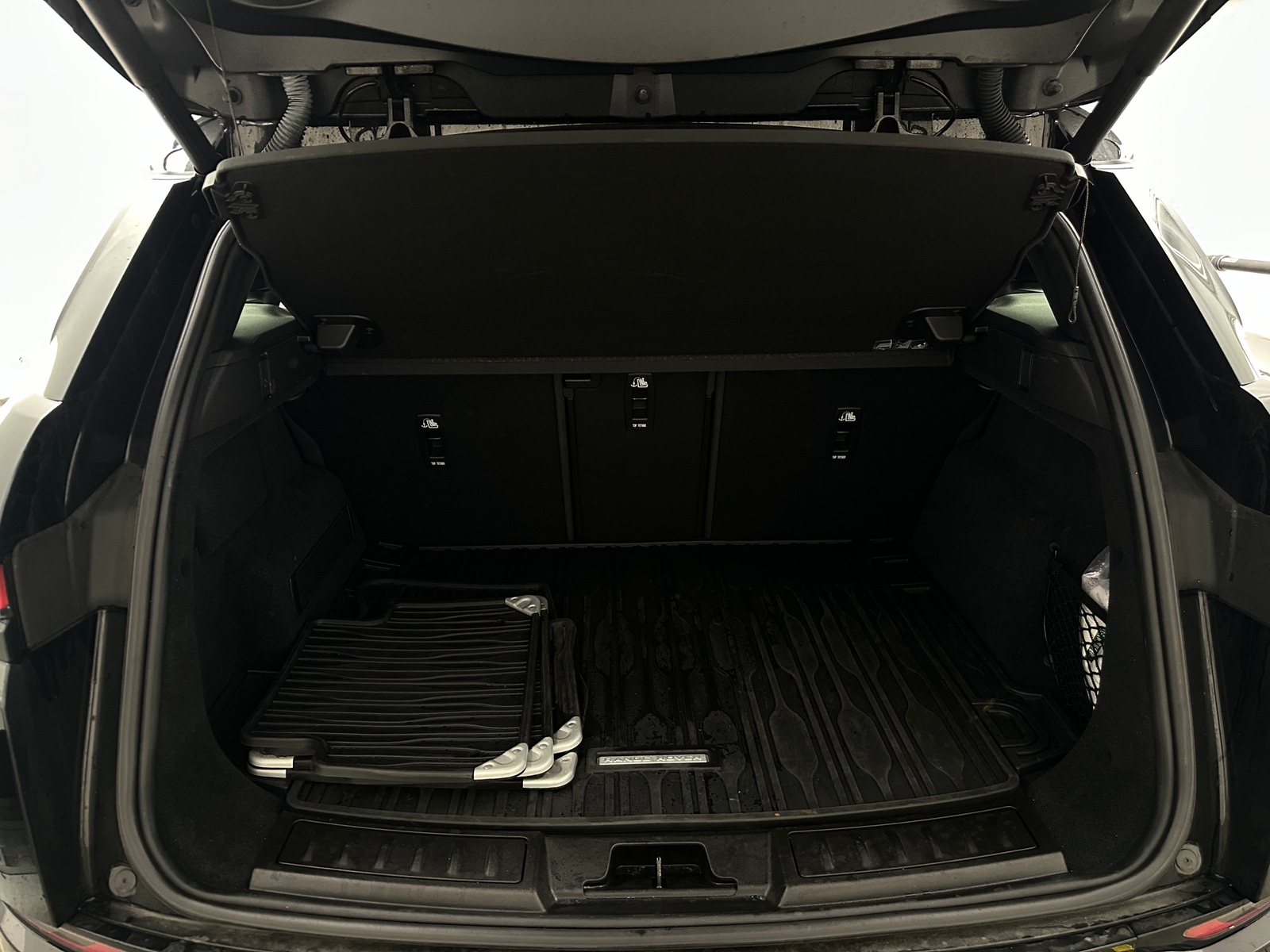 Thumbnail: 2020 Land Rover Range Rover Evoque - 6