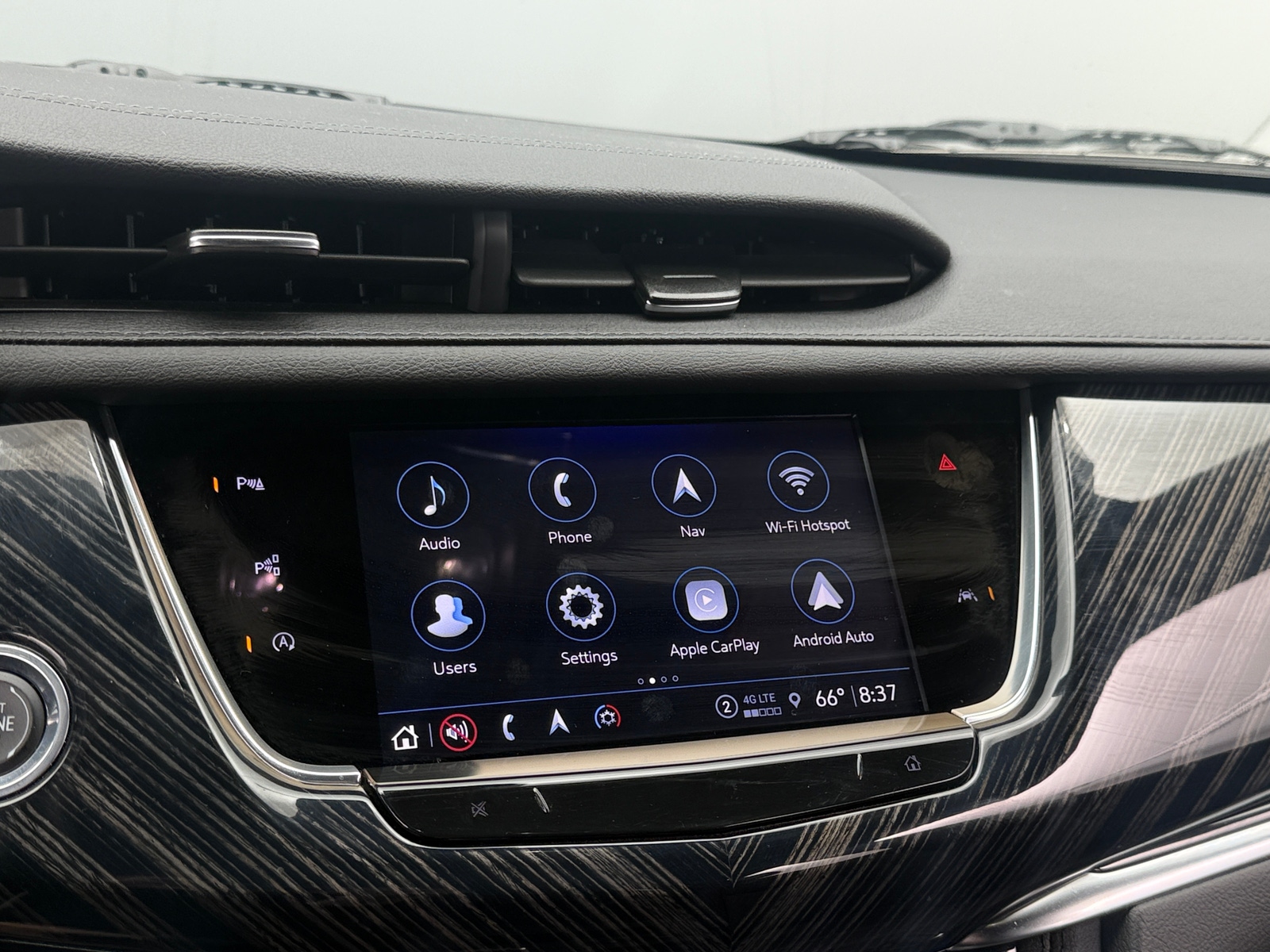 Thumbnail: 2024 Cadillac XT6 - 3