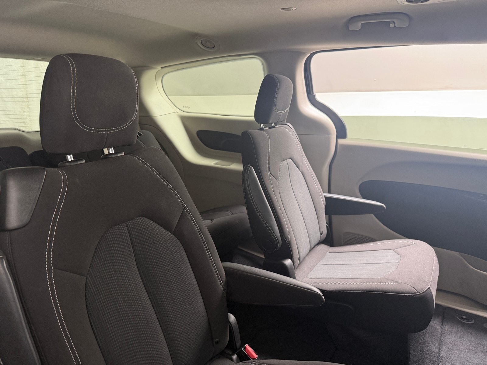 Thumbnail: 2023 Chrysler Voyager - 6