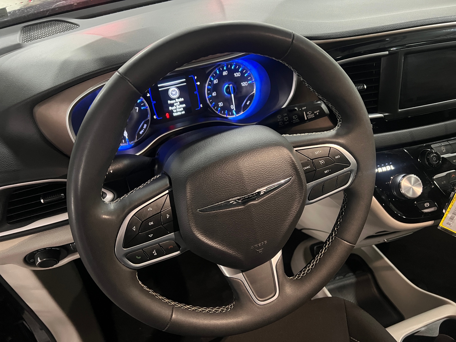 Thumbnail: 2023 Chrysler Voyager - 5