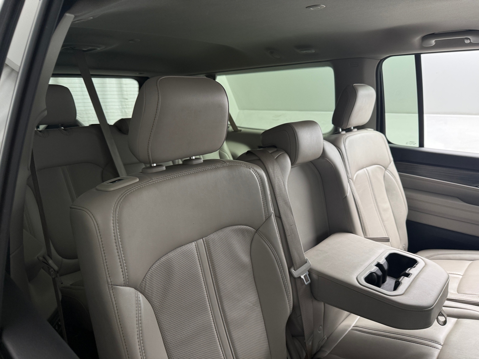 Thumbnail: 2024 Jeep Wagoneer - 5