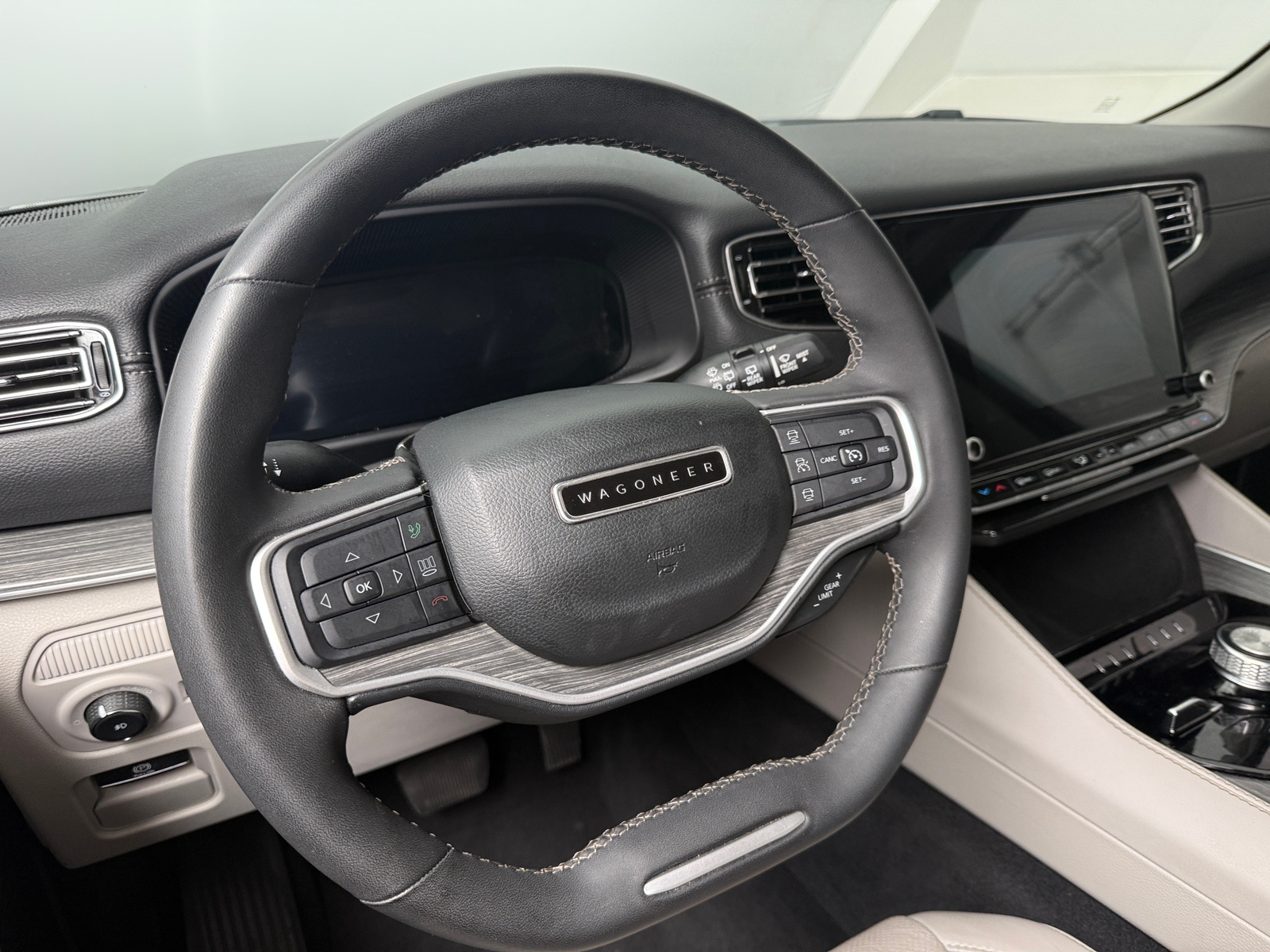 Thumbnail: 2024 Jeep Wagoneer - 4
