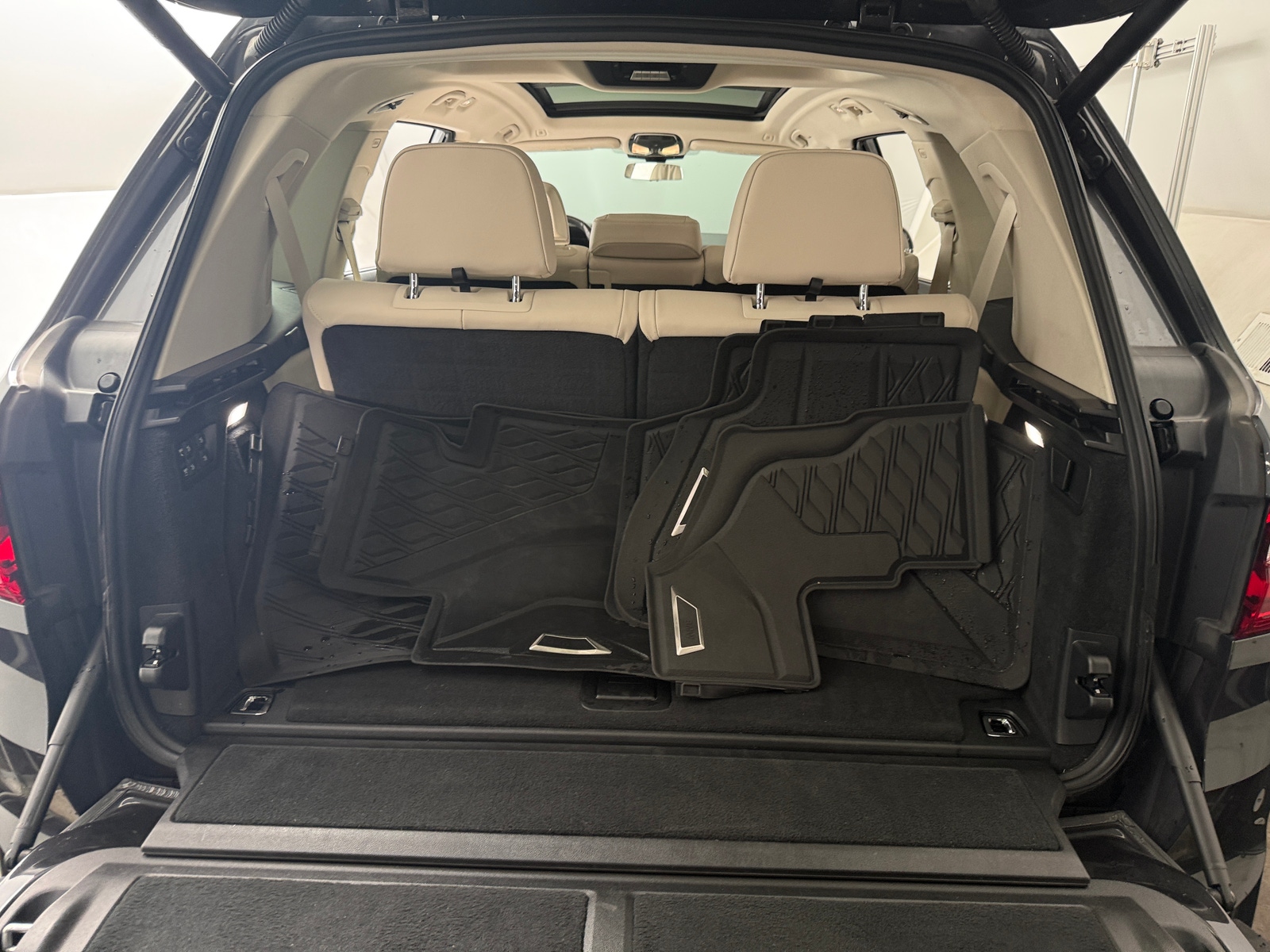 Thumbnail: 2021 BMW X7 - 6