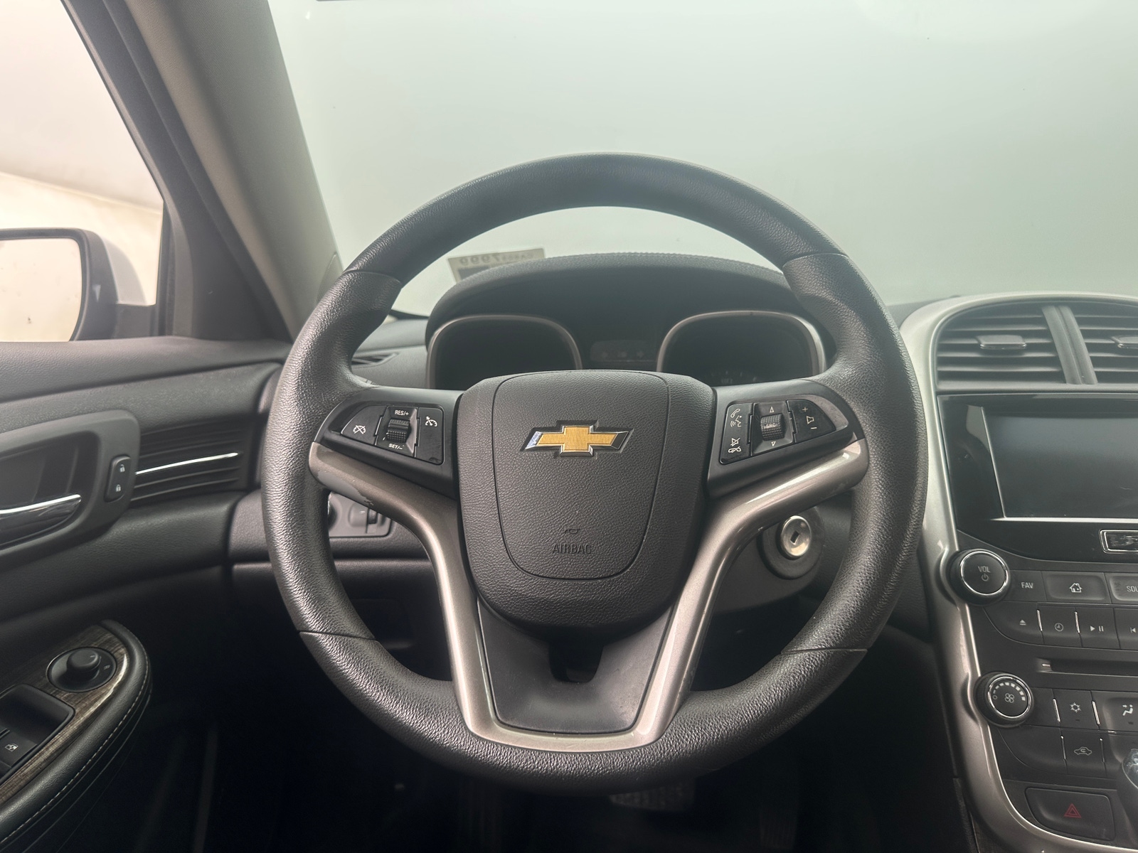 Thumbnail: 2015 Chevrolet Malibu - 4