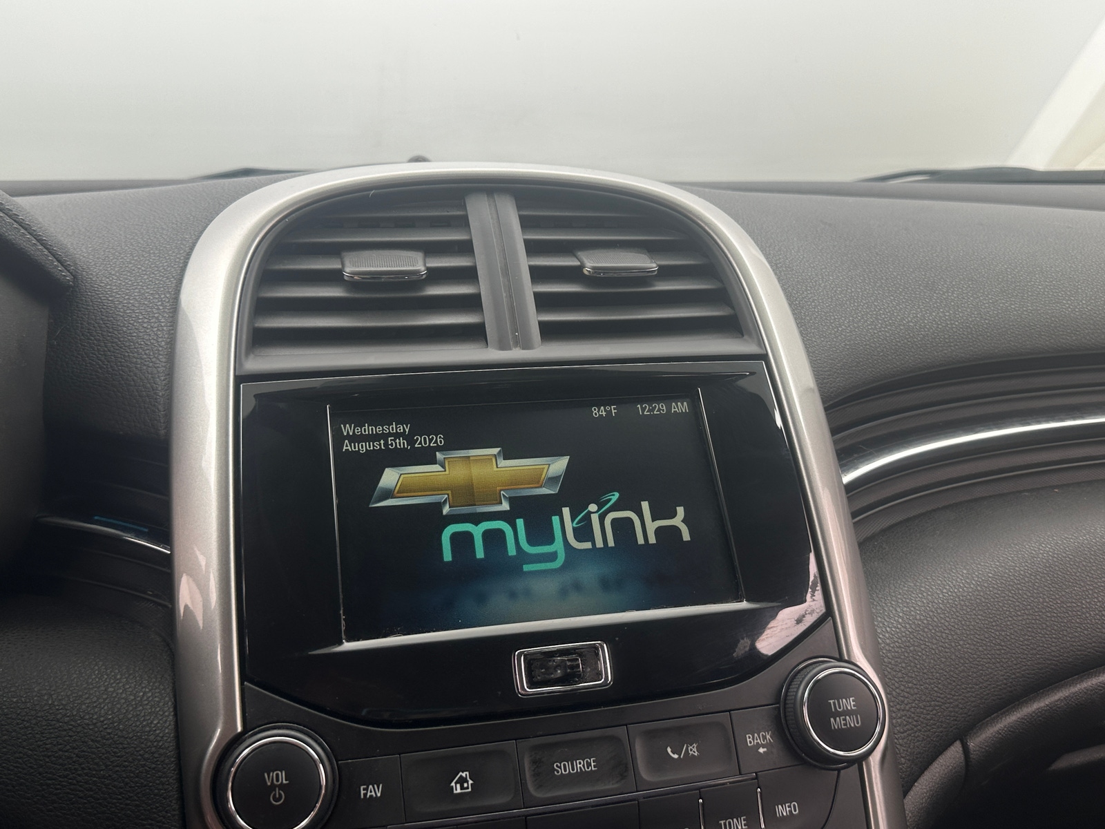 Thumbnail: 2015 Chevrolet Malibu - 3