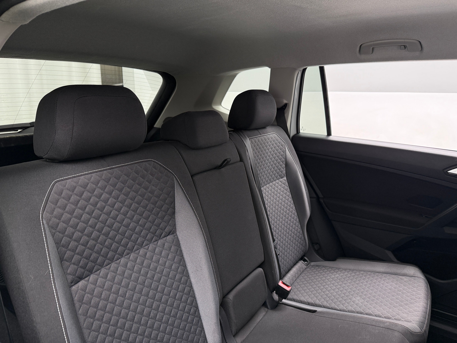 Thumbnail: 2021 Volkswagen Tiguan - 6