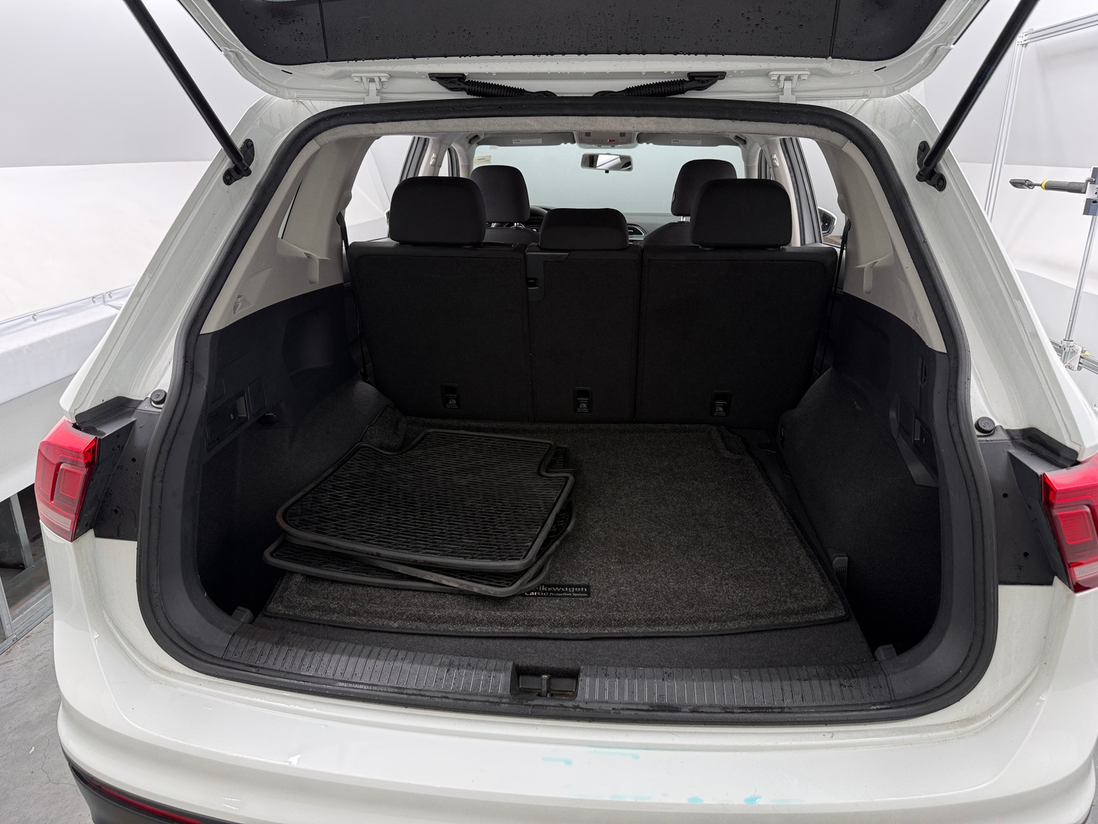 Thumbnail: 2021 Volkswagen Tiguan - 7