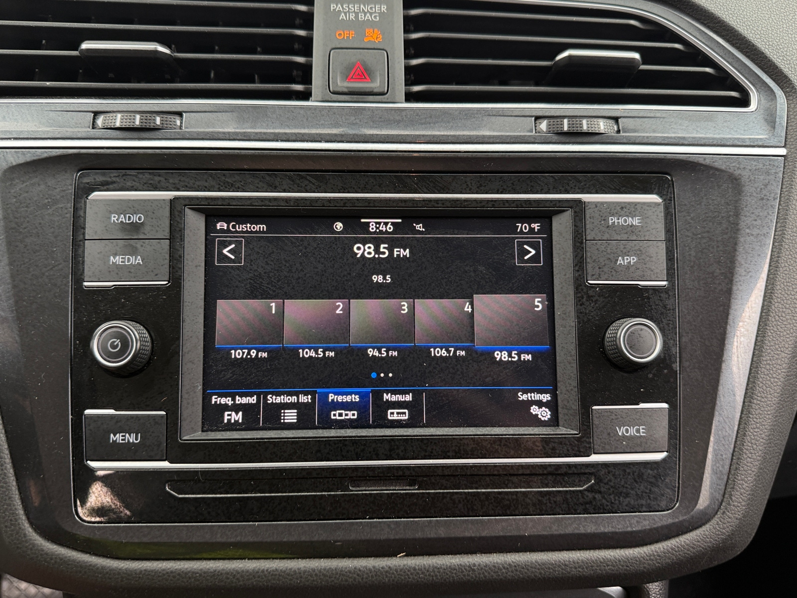Thumbnail: 2021 Volkswagen Tiguan - 4