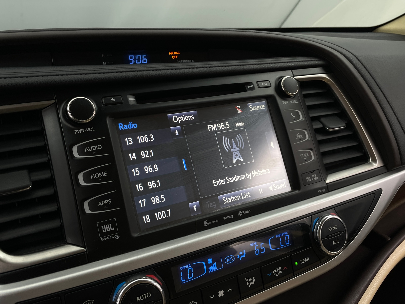 Thumbnail: 2016 Toyota Highlander - 3