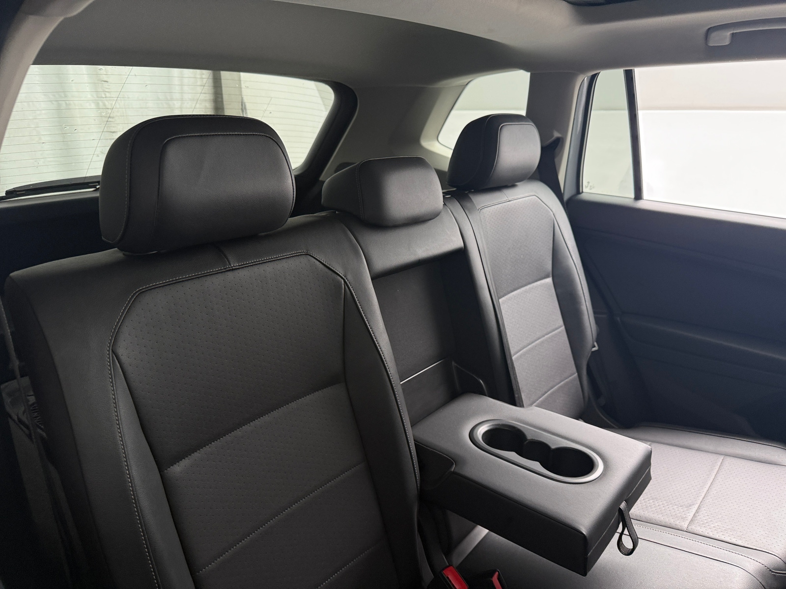Thumbnail: 2018 Volkswagen Tiguan - 5