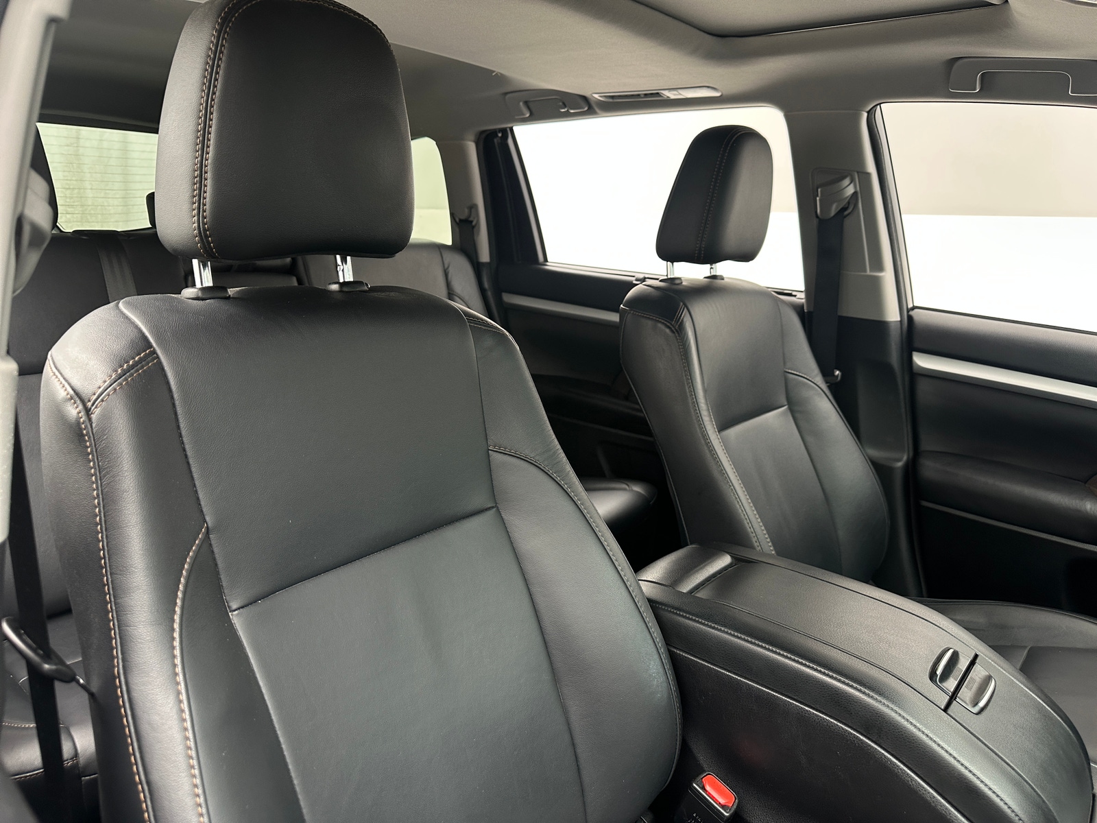 Thumbnail: 2017 Toyota Highlander - 2
