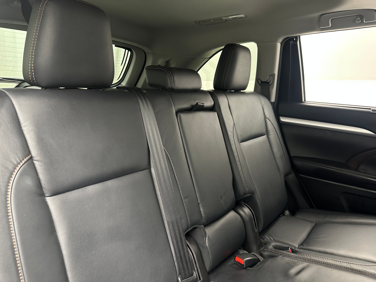 Thumbnail: 2017 Toyota Highlander - 6