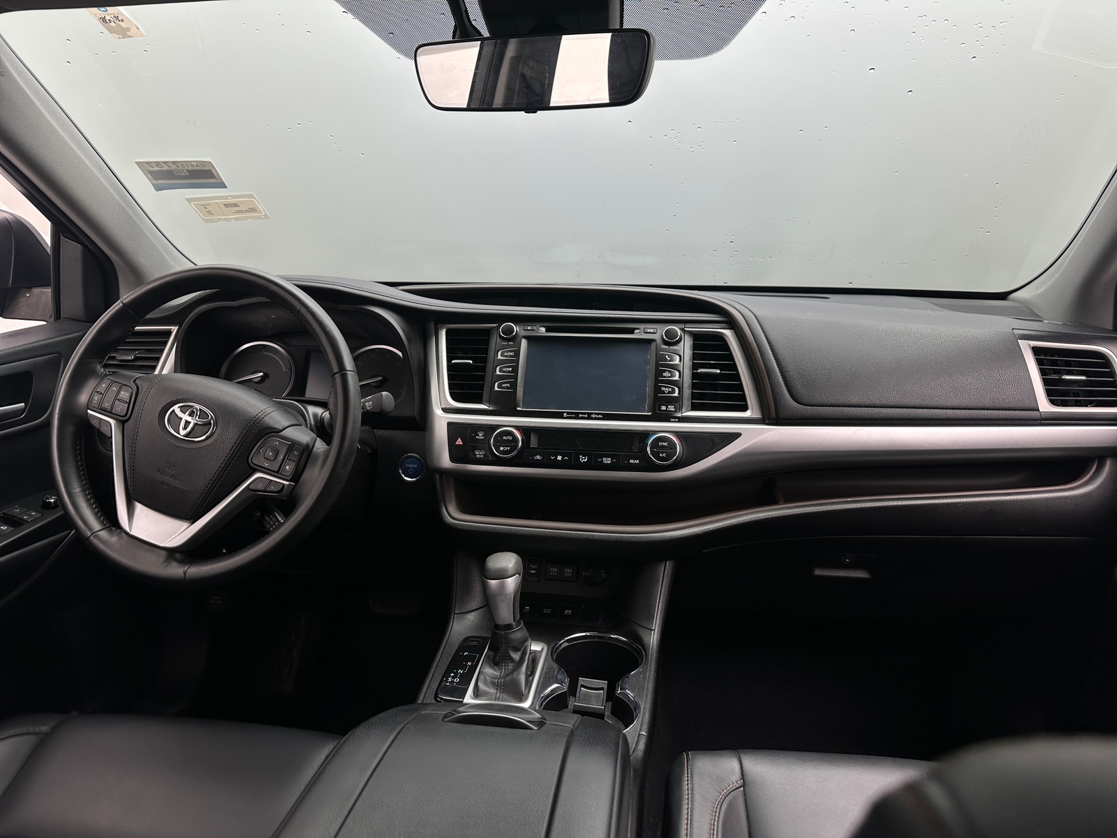 Thumbnail: 2017 Toyota Highlander - 3