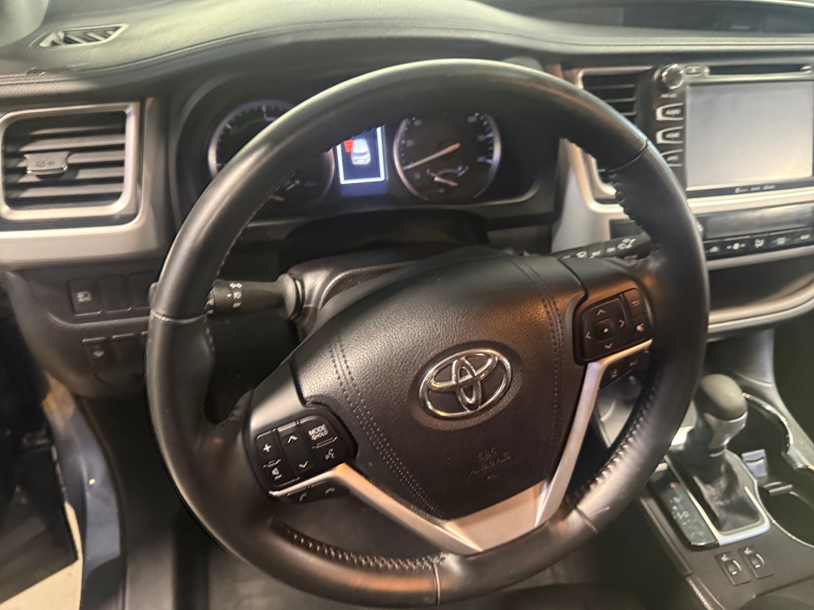 Thumbnail: 2017 Toyota Highlander - 5