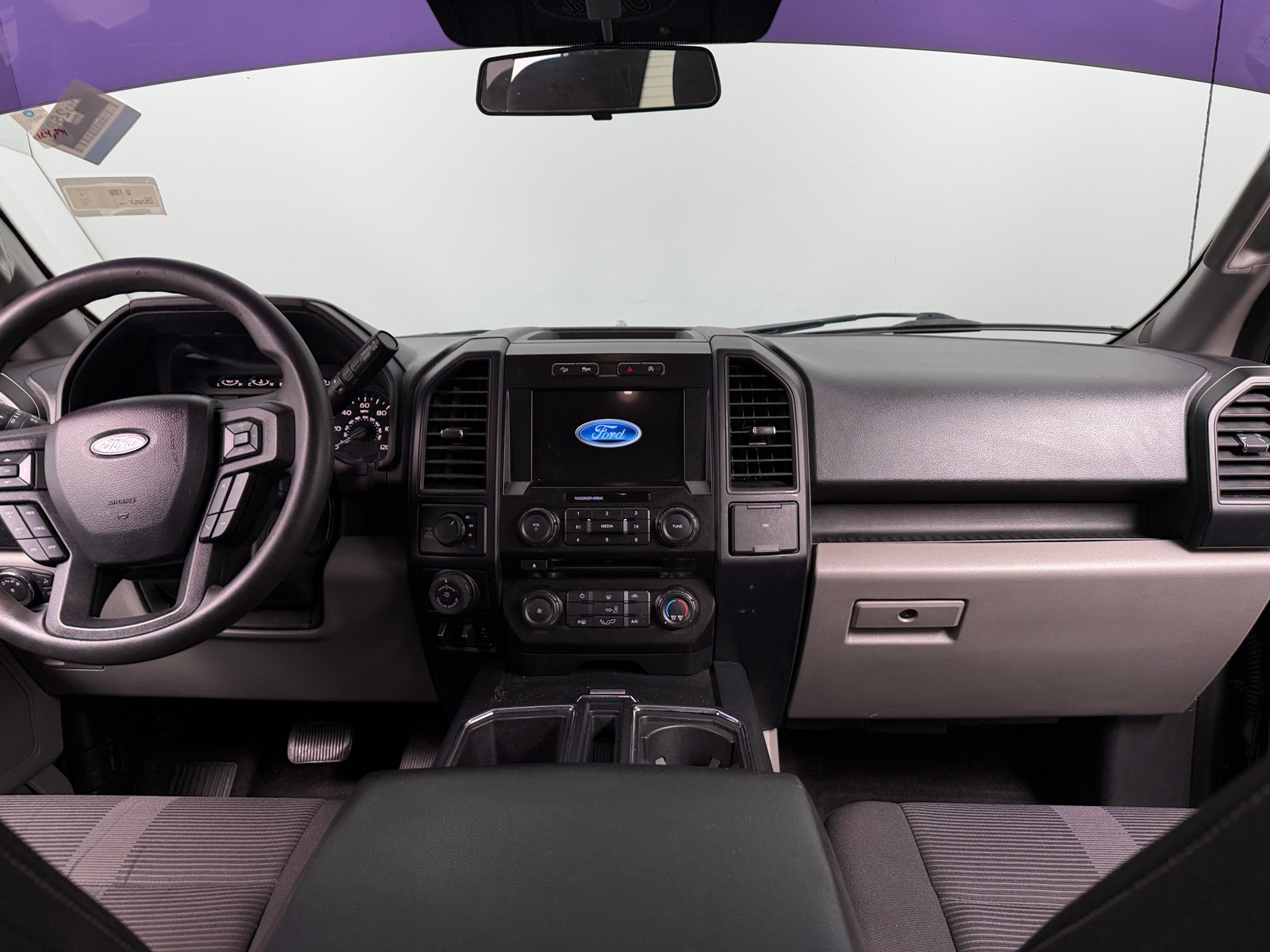Thumbnail: 2017 Ford Econoline - 3