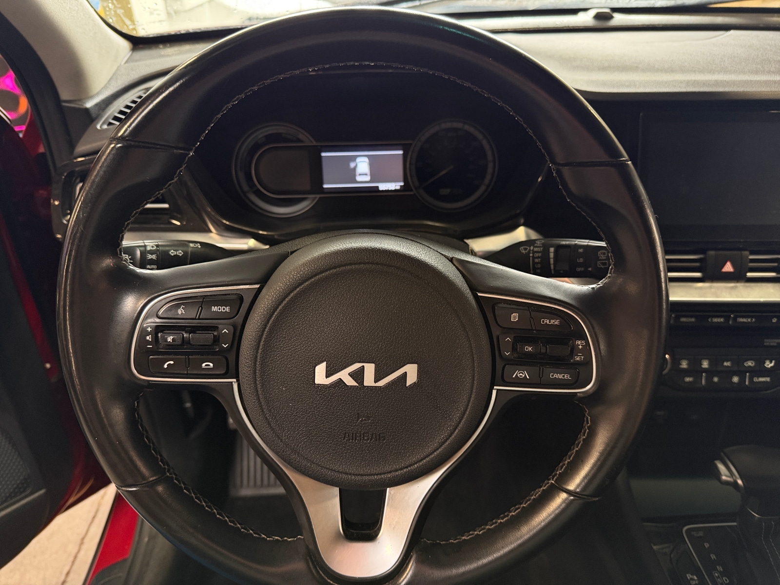 Thumbnail: 2022 Kia Niro - 5