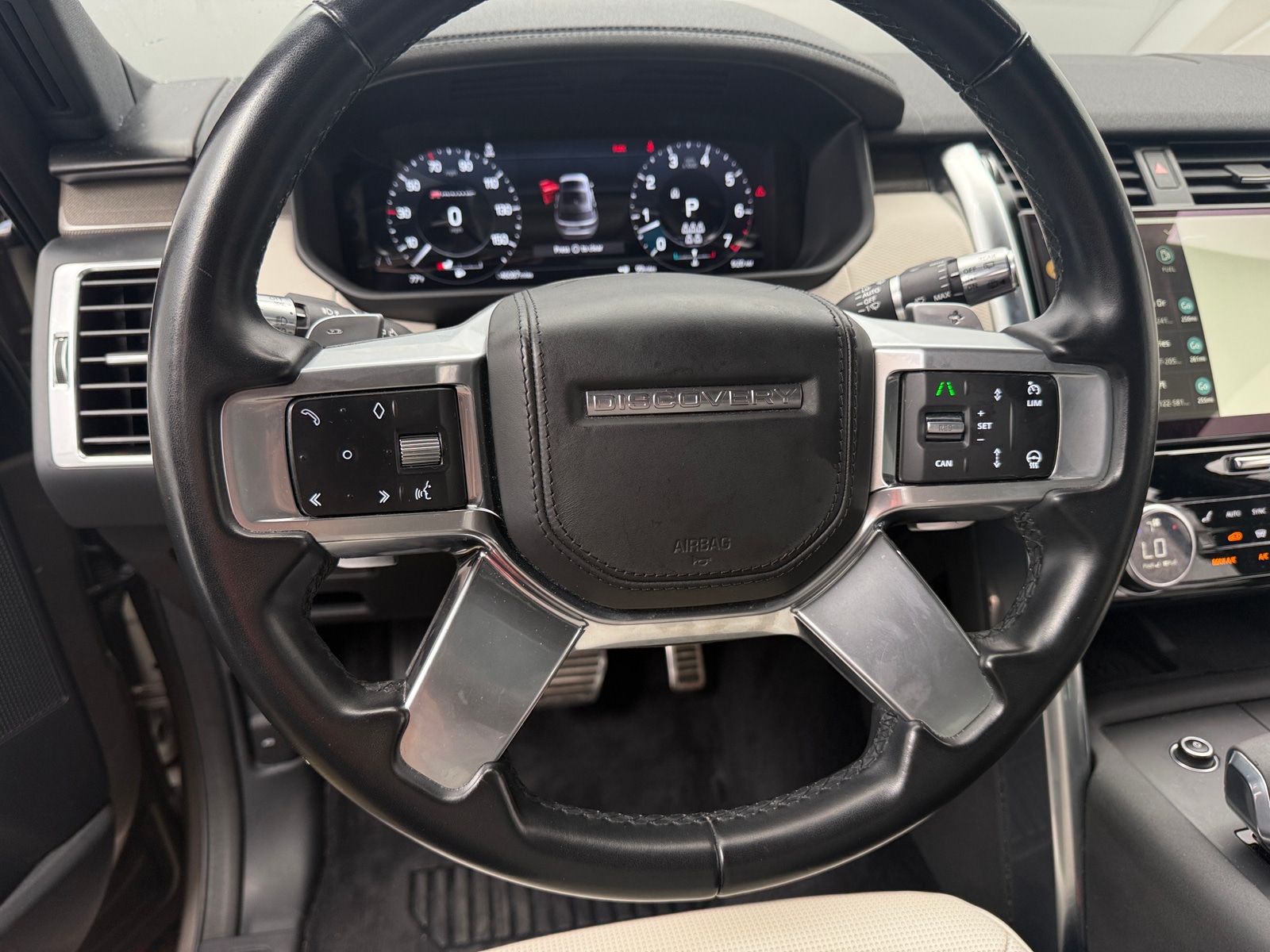Thumbnail: 2021 Land Rover Discovery - 4