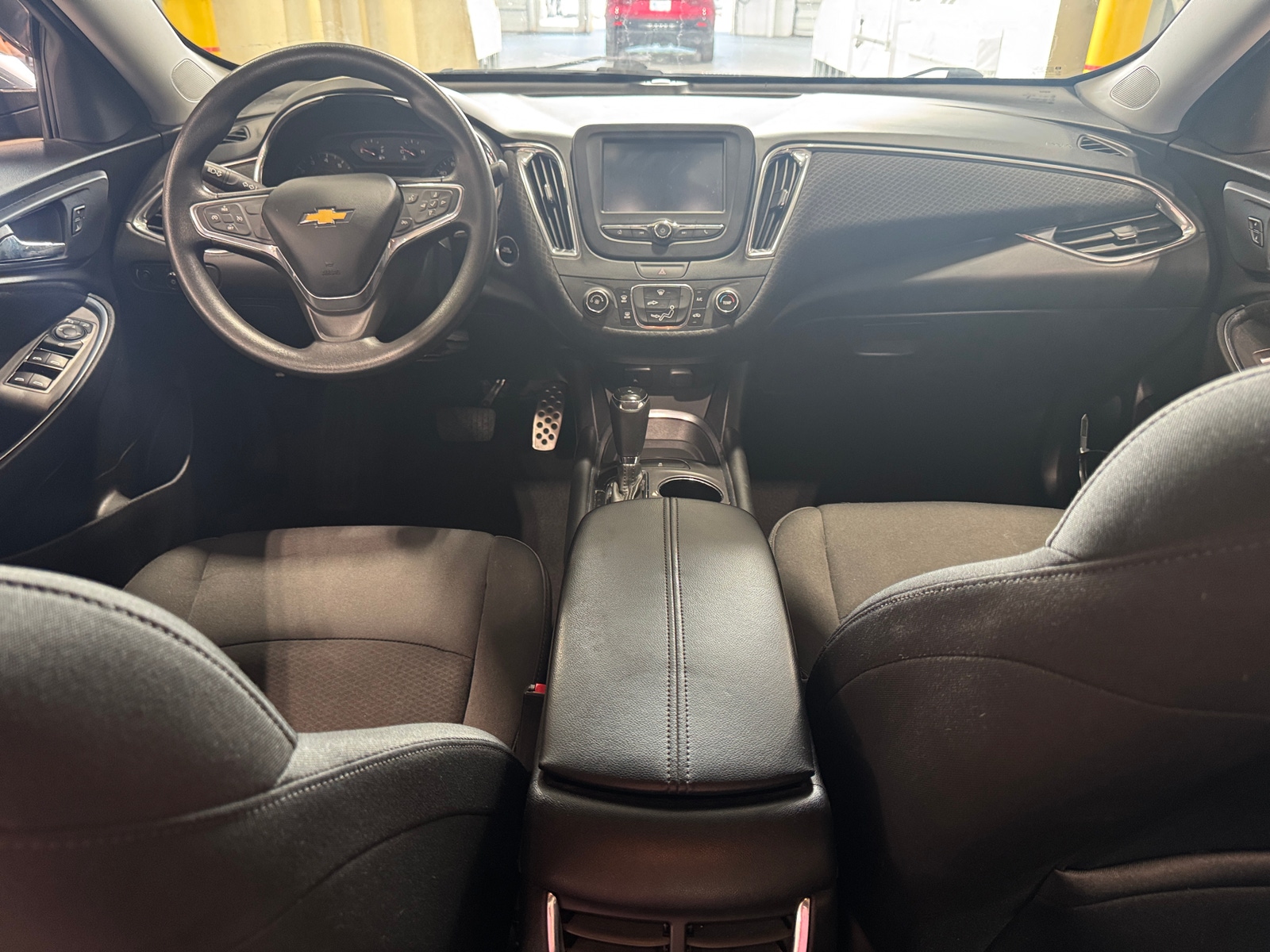Thumbnail: 2016 Chevrolet Malibu - 3