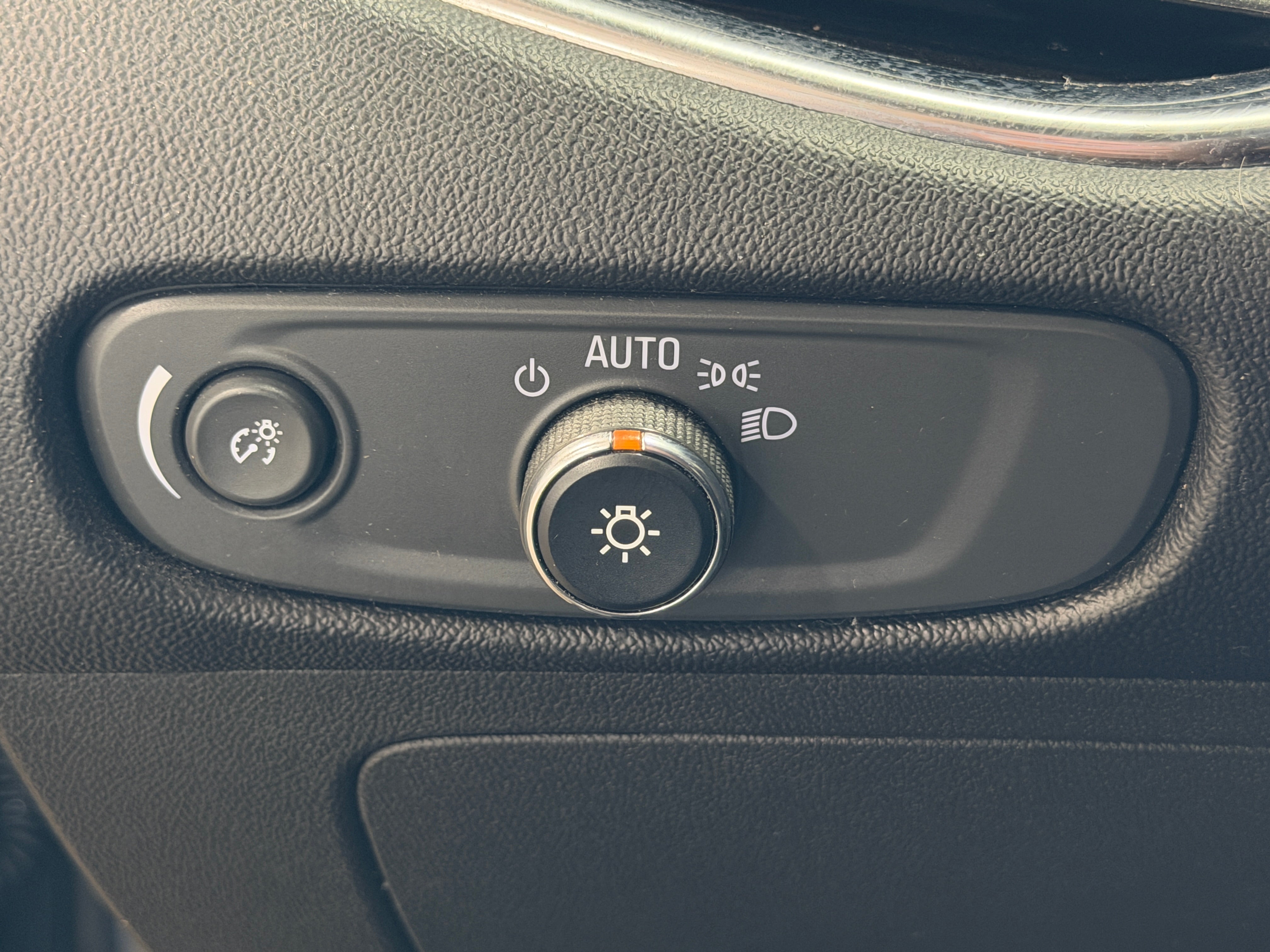 2016 Chevrolet Malibu 1LT - Photo 11