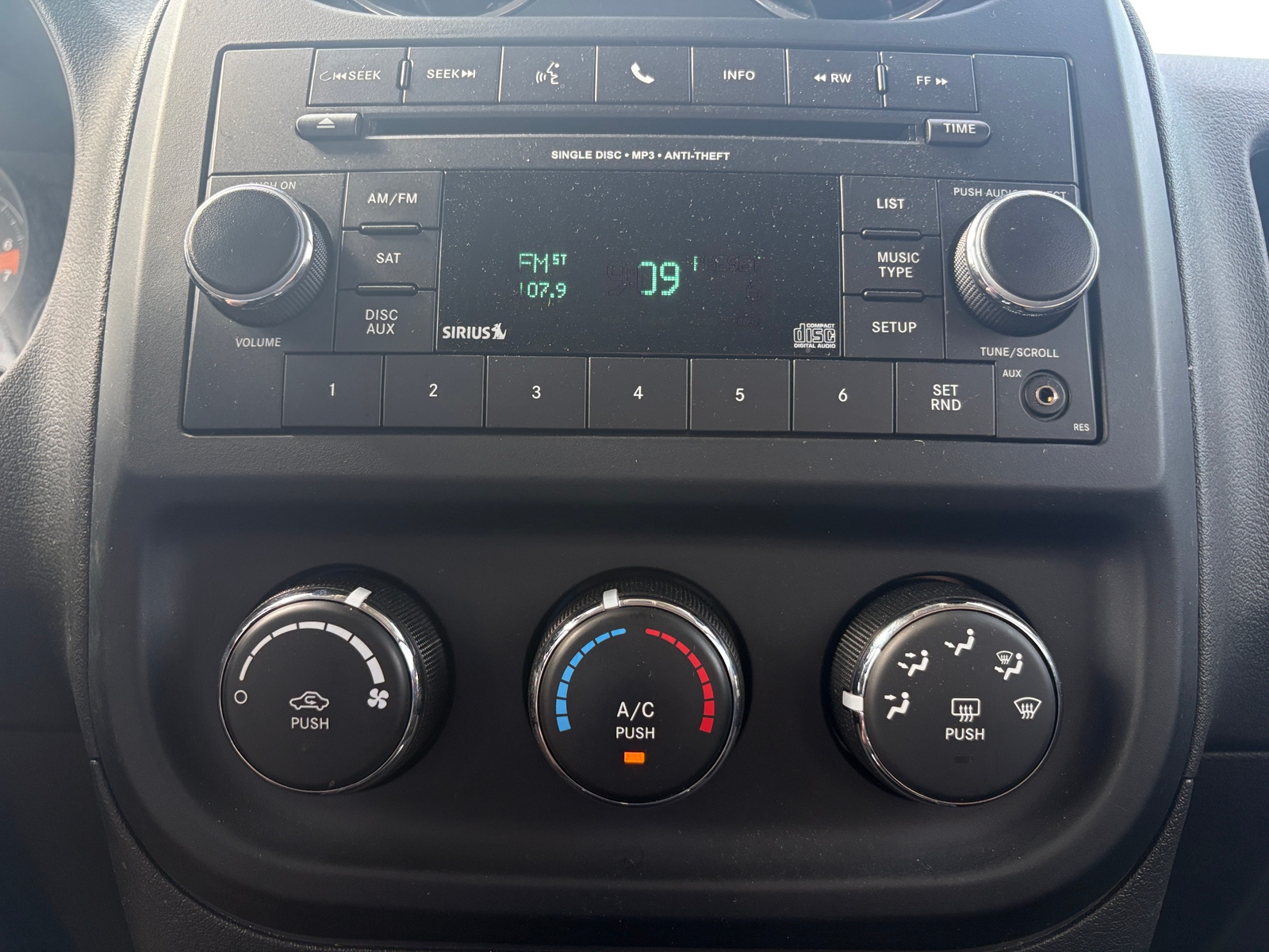 Thumbnail: 2014 Jeep Patriot - 4